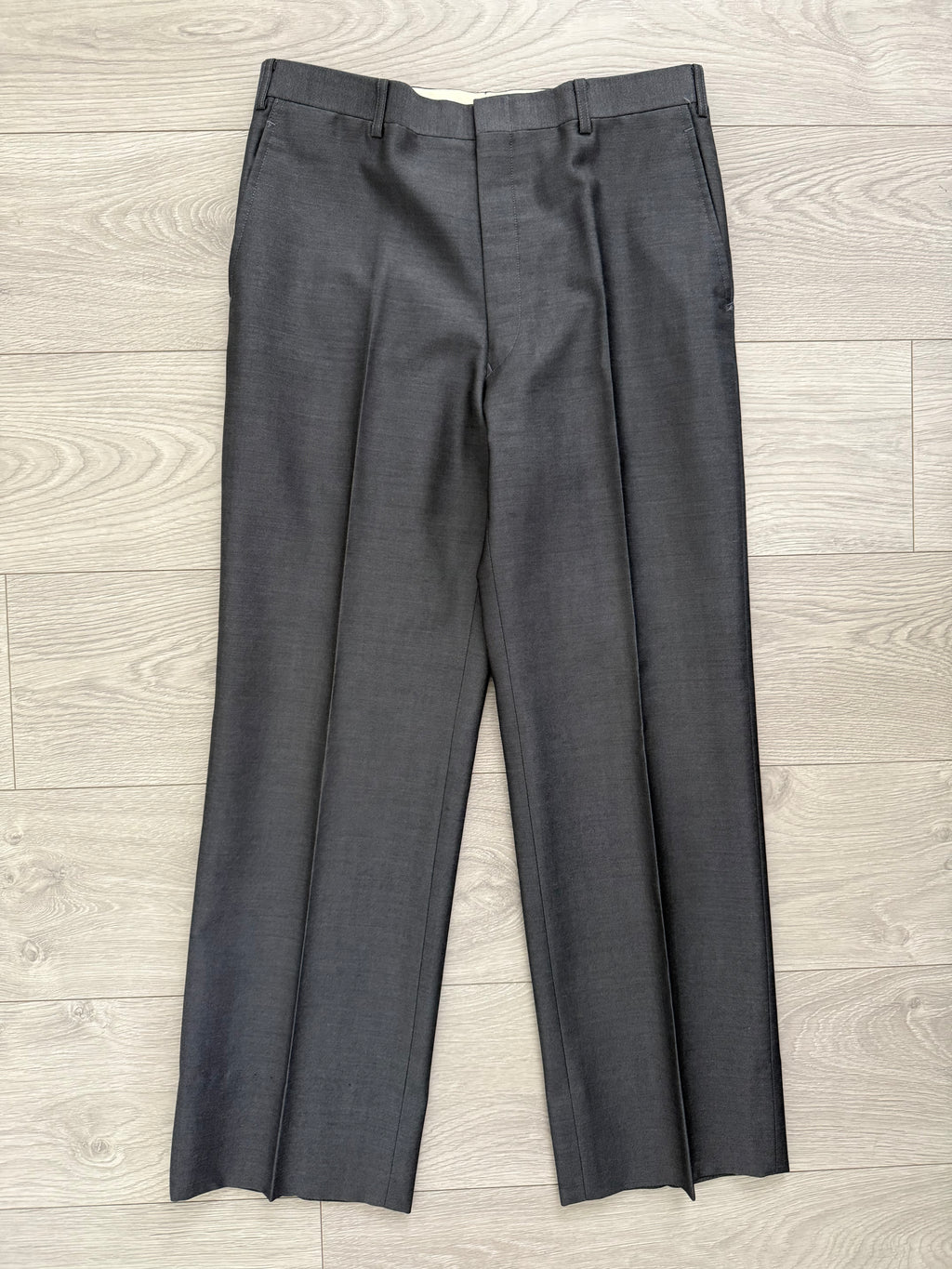 Burberry 1980s Peaked Lapel Double Breasted Pleated Wool Mohair Grey Suit - Size S Jacket / 31" Waist