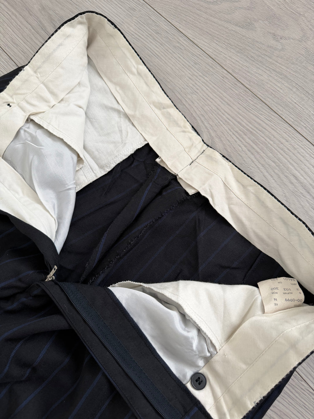 Hugo Boss 1980s Peaked Lapel Double Breasted Pleated Wool Suit - Size XXL Jacket / 34" Waist