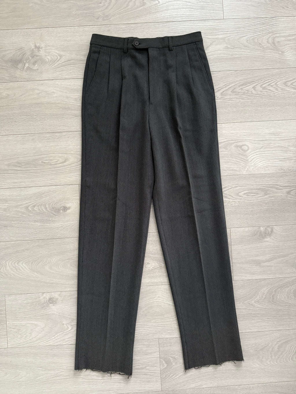 Giorgio Armani 1980s Double Breasted Pleated Wool Suit Grey New - Size L Jacket / 32" Waist