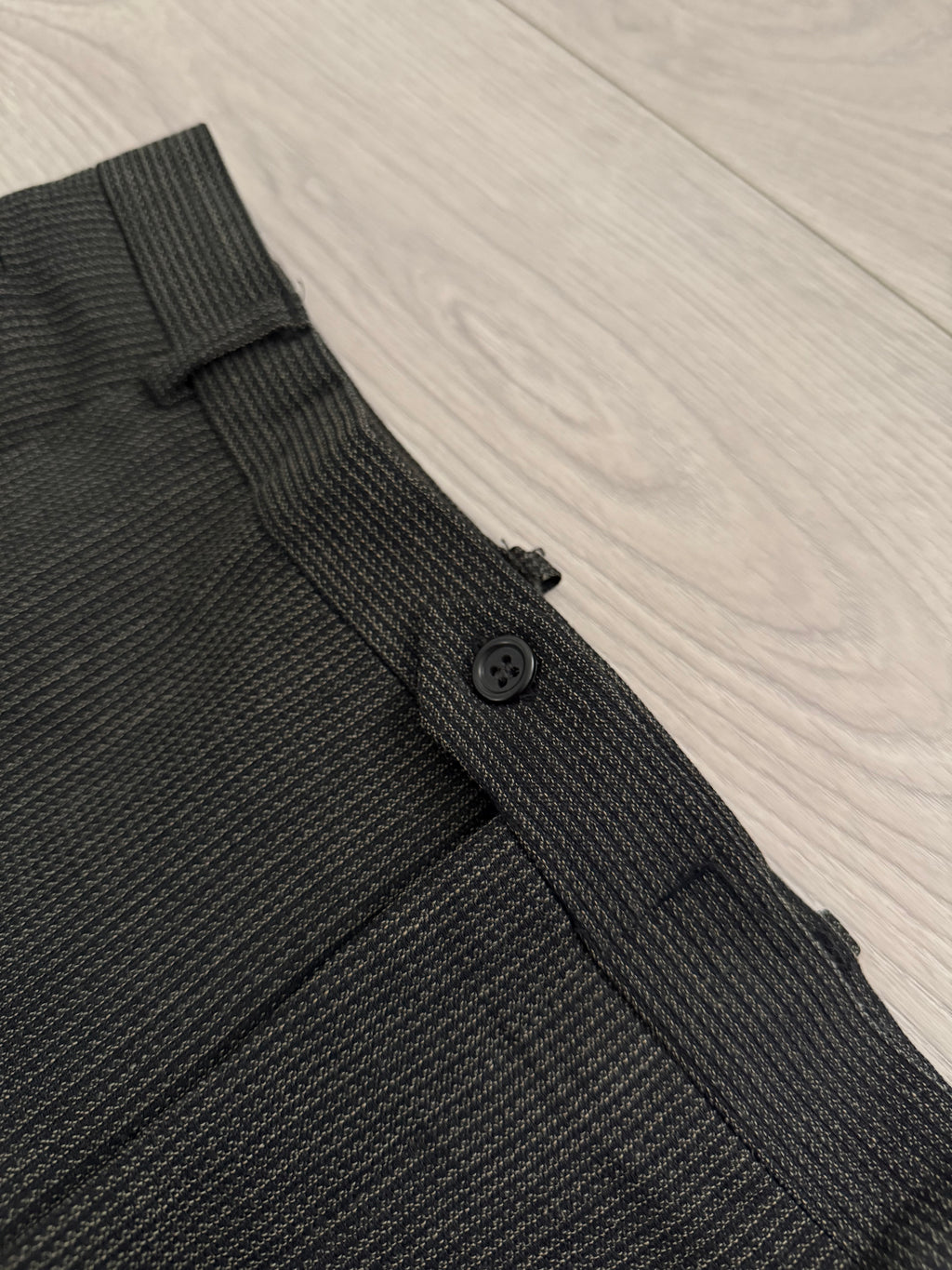 Vintage 1980s Peaked Lapel Double Breasted Pleated Wool Textured Grey Suit - Size XL Jacket / 36" Waist