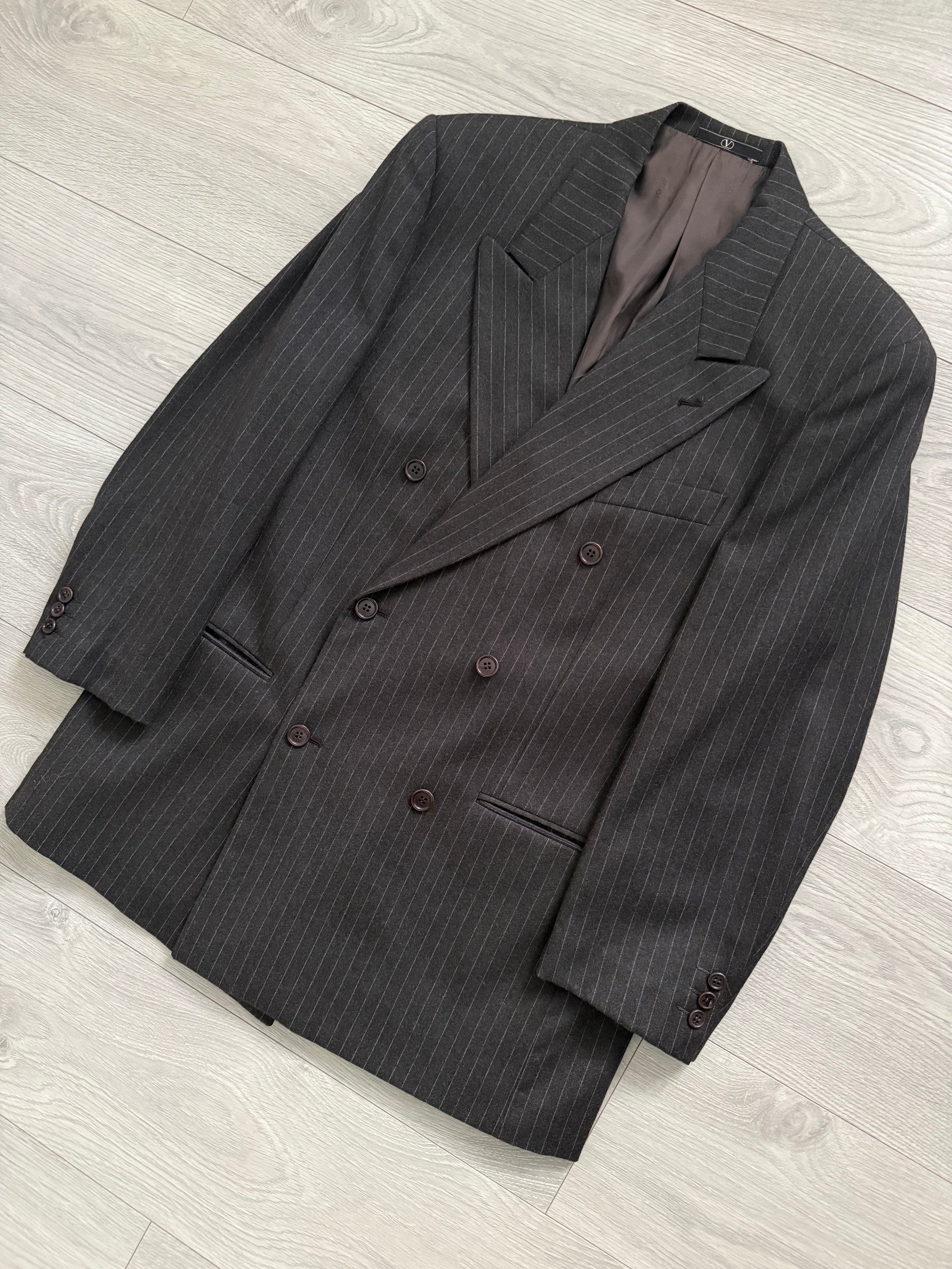 Valentino 1980s 6B Double Breasted Charcoal Wool Power Suit - Size M Jacket / 31" Waist