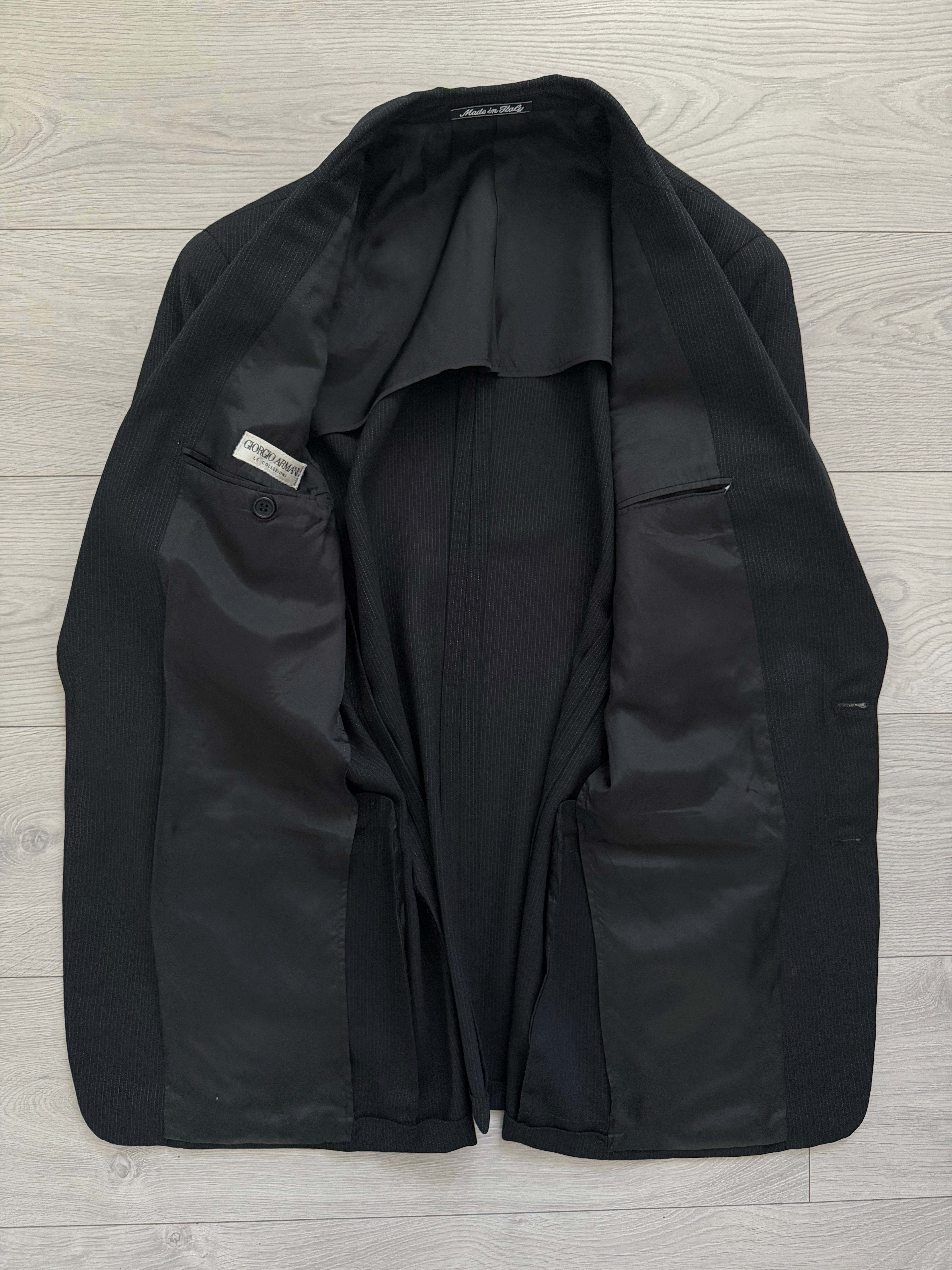 Giorgio Armani 1980s 2B Double Pleat Lightweight Textured Black Wool Suit - Size S Jacket / 30" Waist