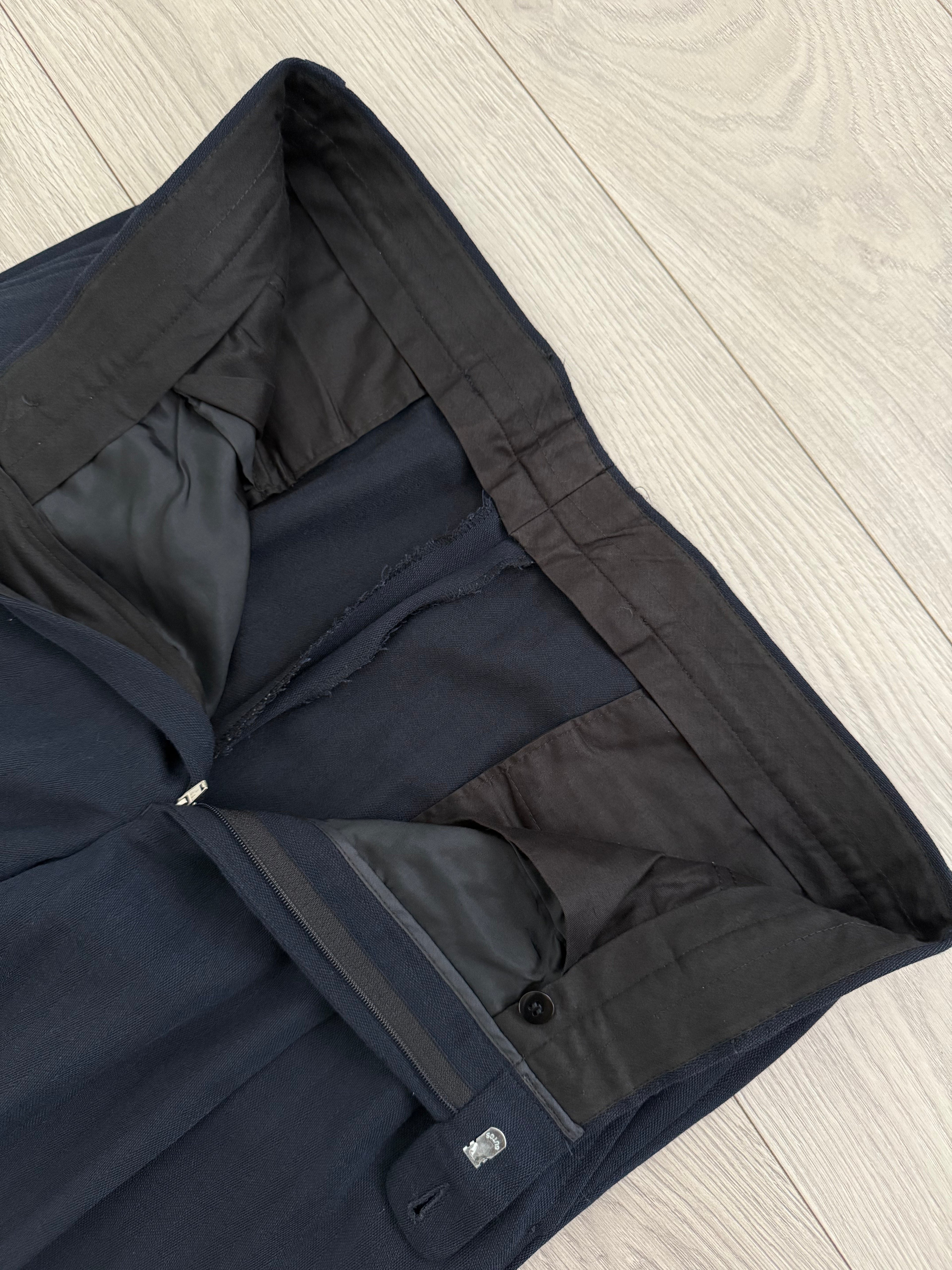Versace 1980s 2B Double Pleat Herringbone Wool Navy Suit - Size XL Jacket / 36" Waist