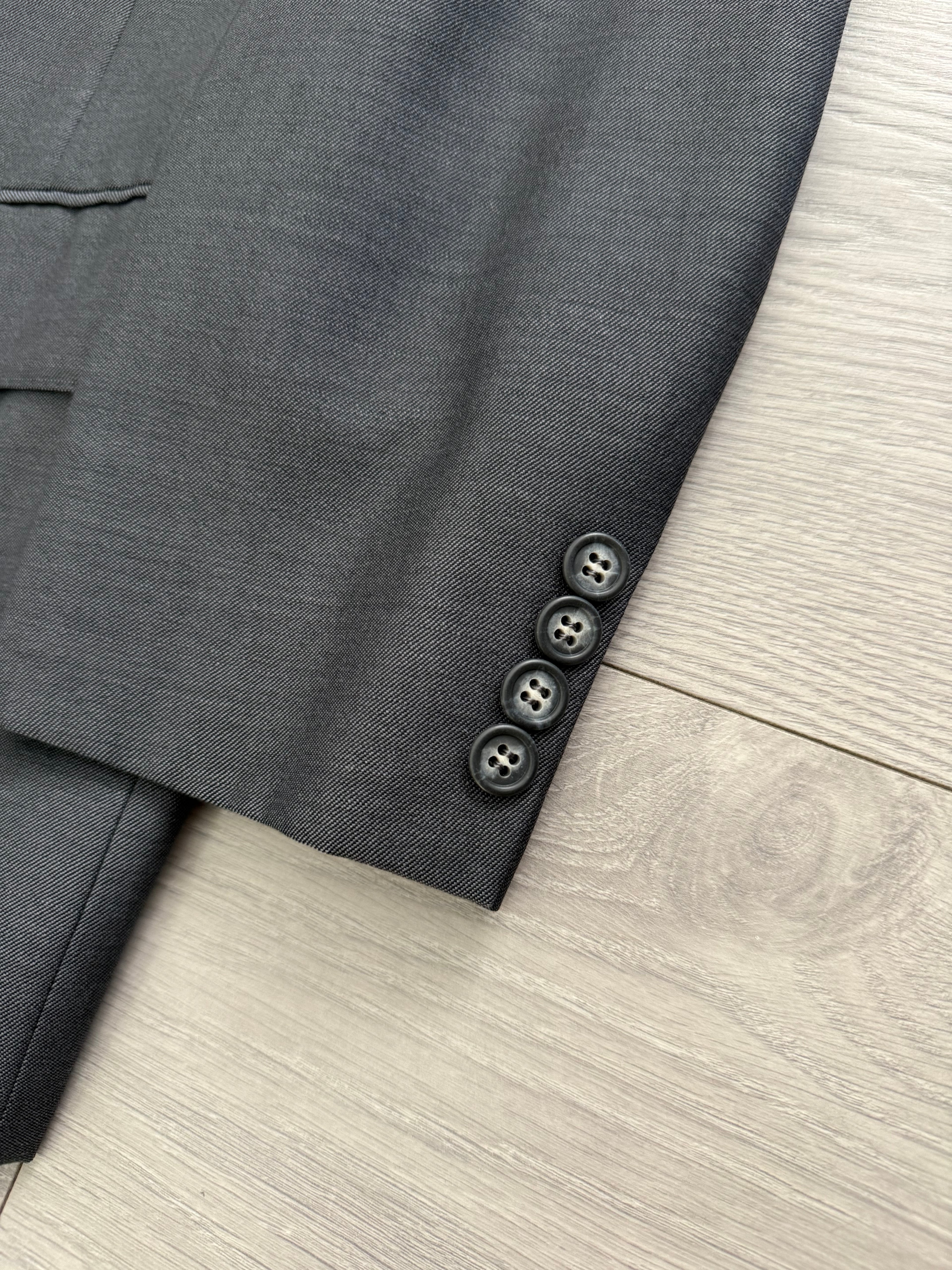 Burberry 1980s Peaked Lapel Double Breasted Pleated Wool Mohair Grey Suit - Size S Jacket / 31" Waist