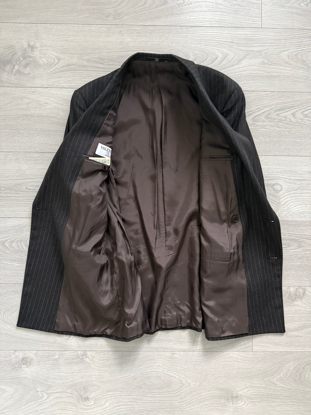 Valentino 1980s 6B Double Breasted Charcoal Wool Power Suit - Size M Jacket / 31" Waist