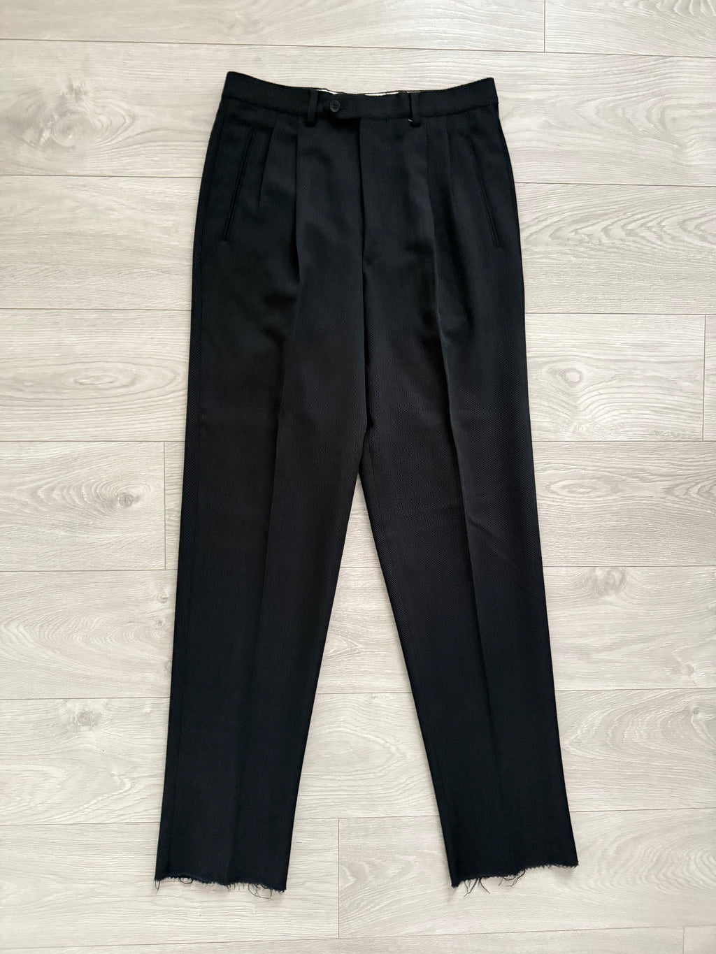 Giorgio Armani 1980s 3B Pleated Wool Suit Black New - Size L Jacket / 32" Waist