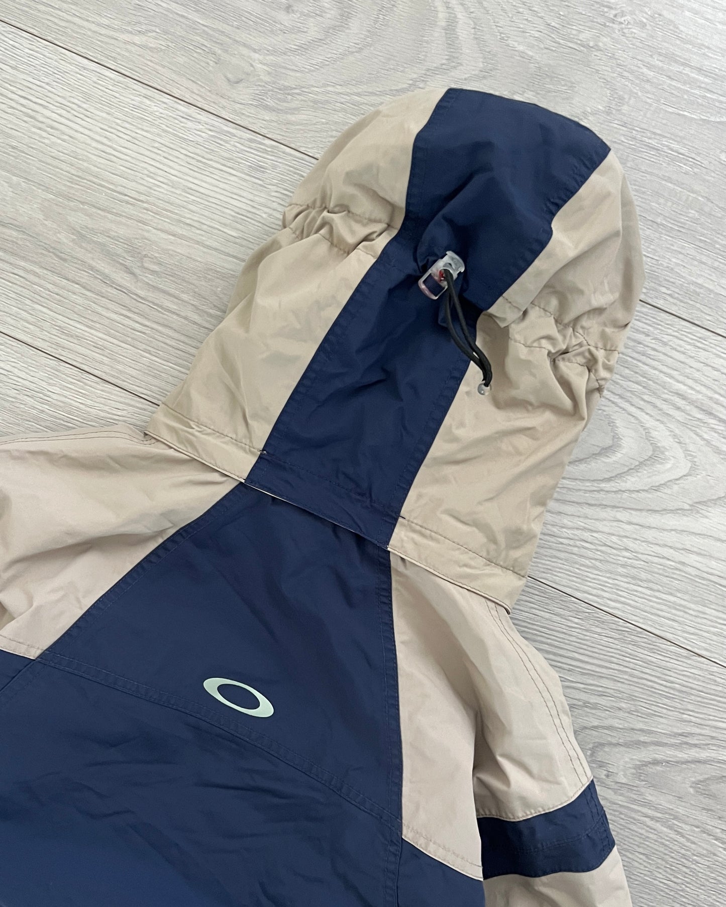 Oakley 00s Road Fuel Insultated Waterproof Tech Vent Jacket - Size M