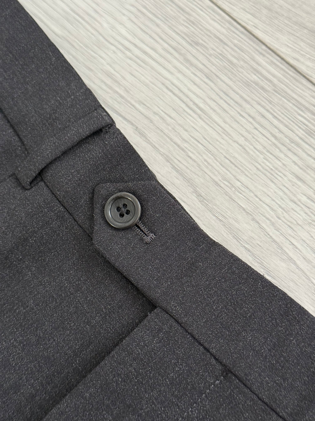 Armani 2000s Pleated Wool Grey Pants - Size 30" Waist