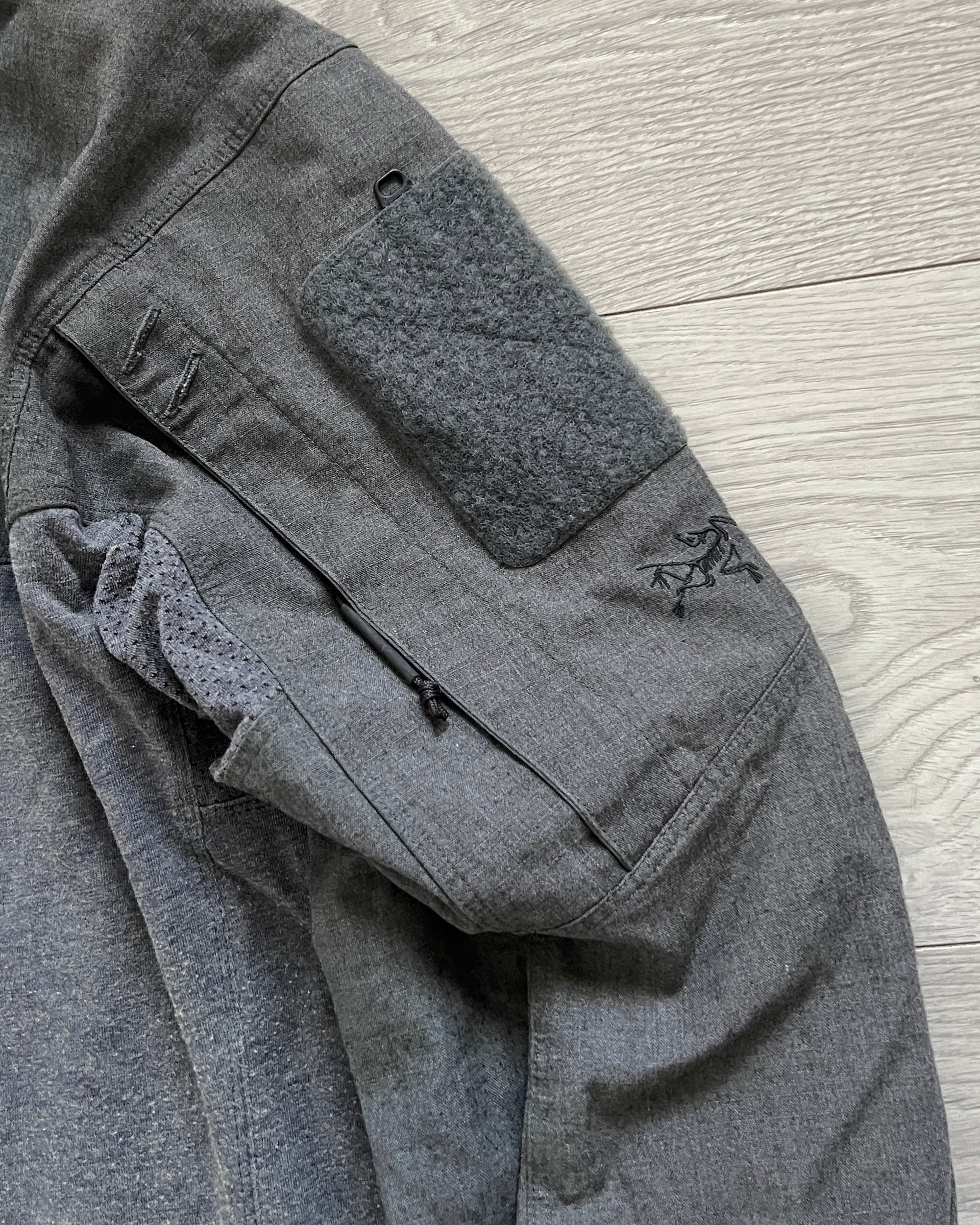 Arcteryx LEAF Assault FR Combat Shirt in Wolf Grey, Made in El Salvador - Size M, L & XL