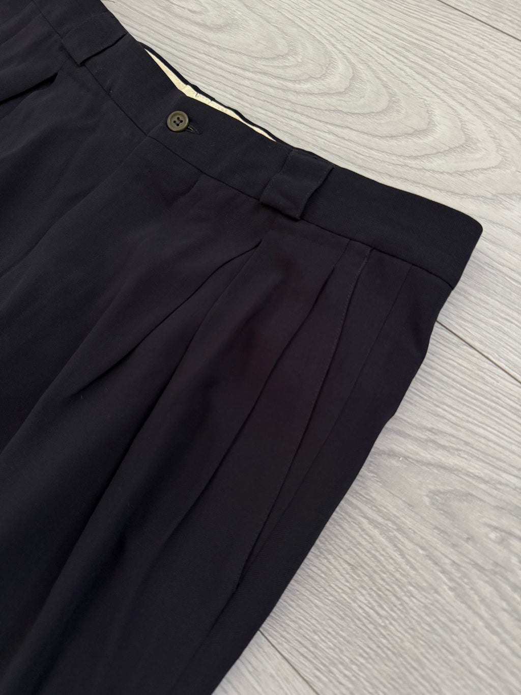 Giorgio Armani 1990s Black Label Peaked Lapel Double Breasted Navy Wool Pleated Draped Suit - Size L Jacket / 34" Waist
