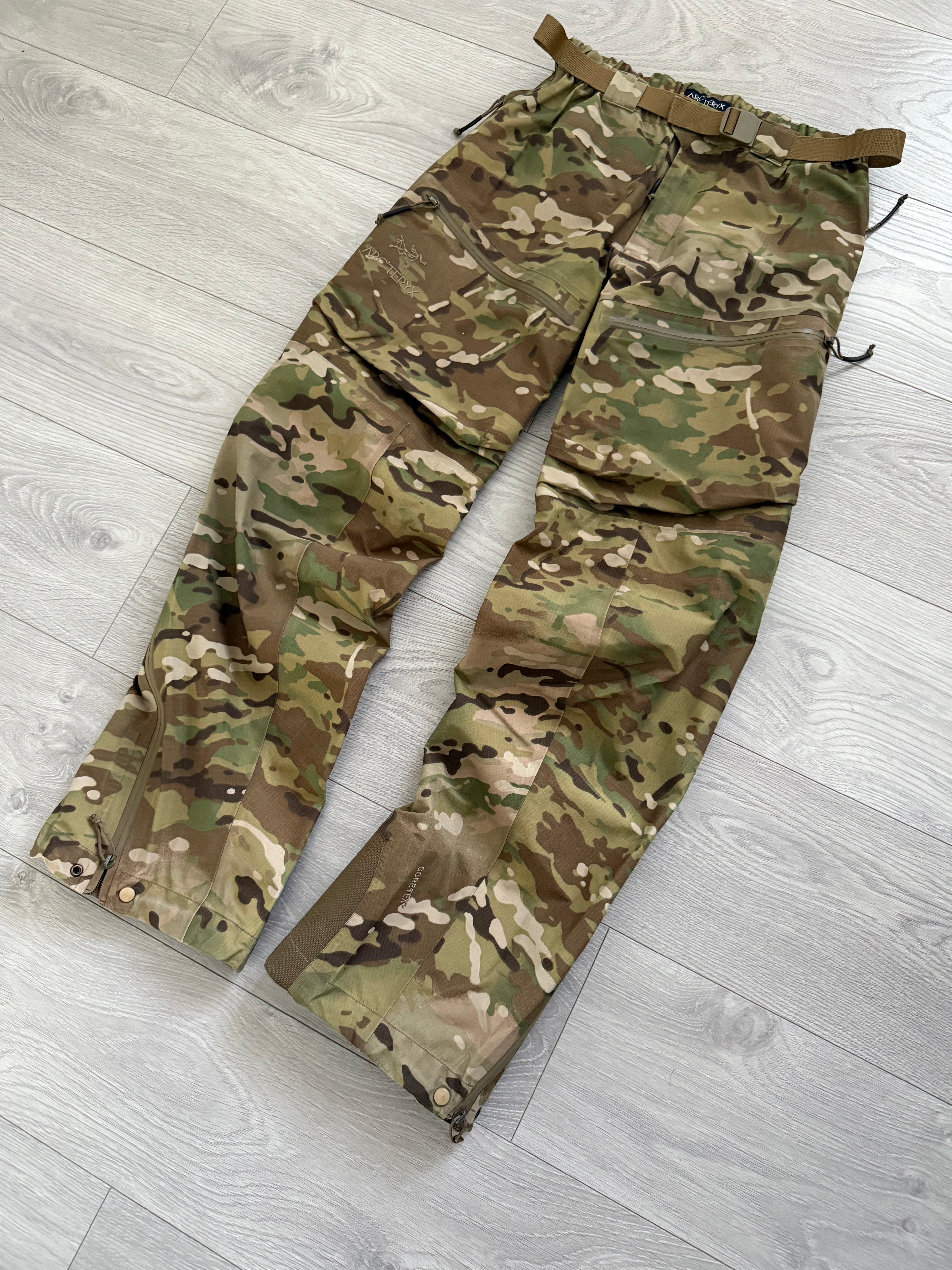 Arcteryx LEAF Alpha LT GEN 2 Gore-Tex Waterproof Pants Multicam - Size M