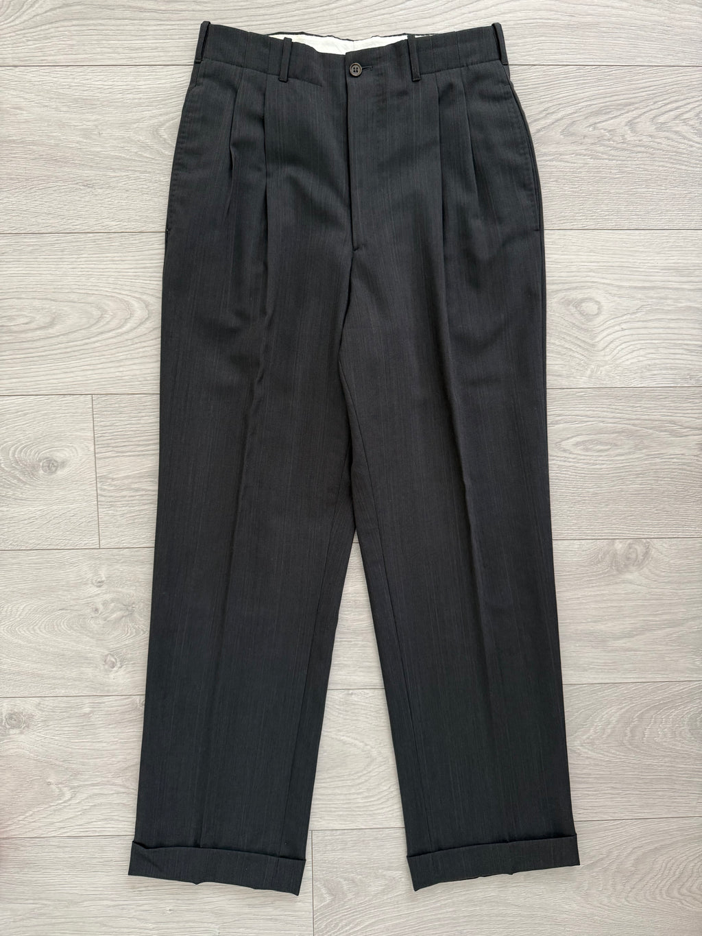Gianfranco Ferre 1980s Peaked Lapel Double Breasted Pleated Wool Lightweight Suit Grey - Size S Jacket / 29" Waist