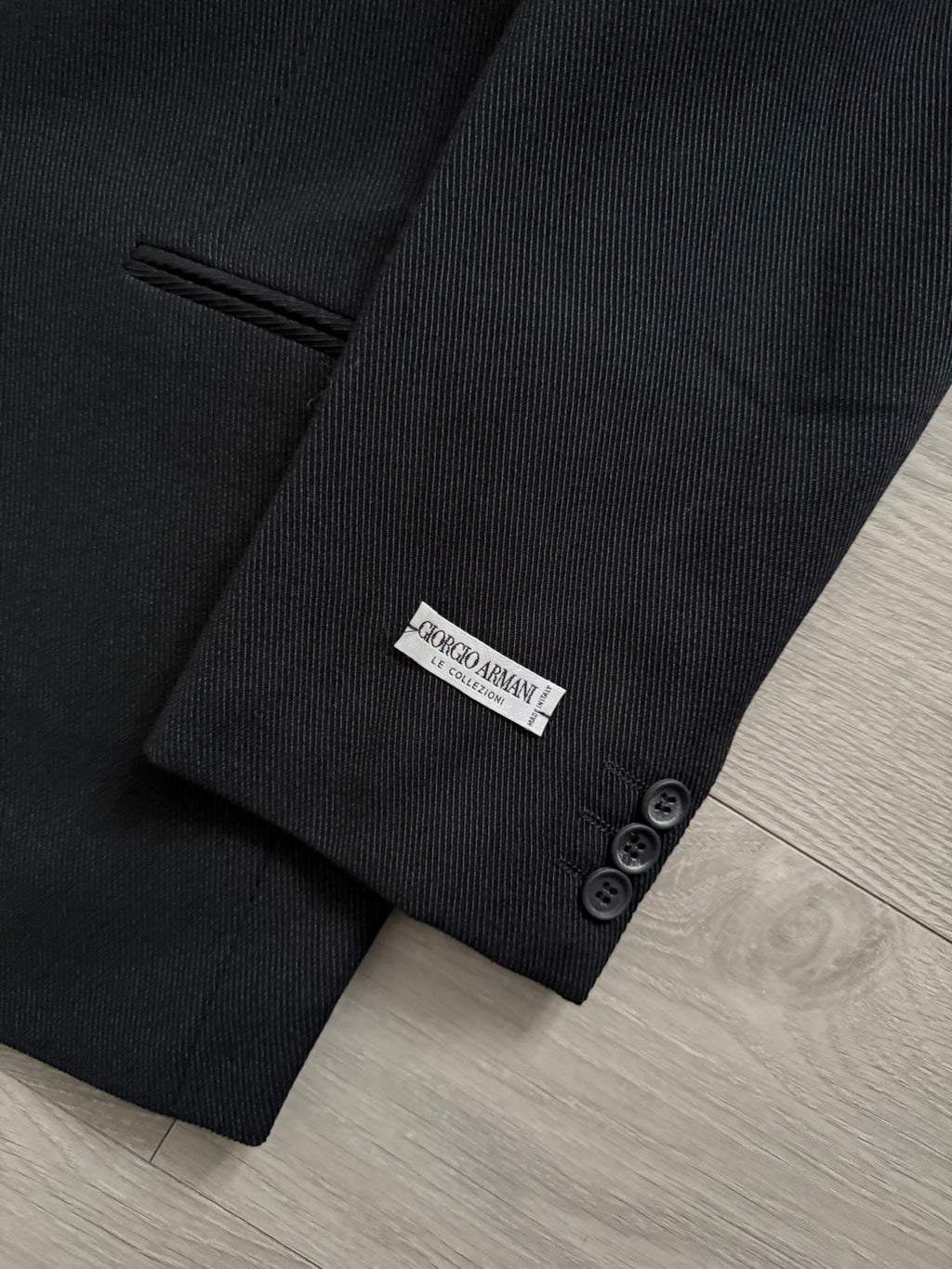 Giorgio Armani 1980s 3B Pleated Wool Suit Black New - Size L Jacket / 32" Waist