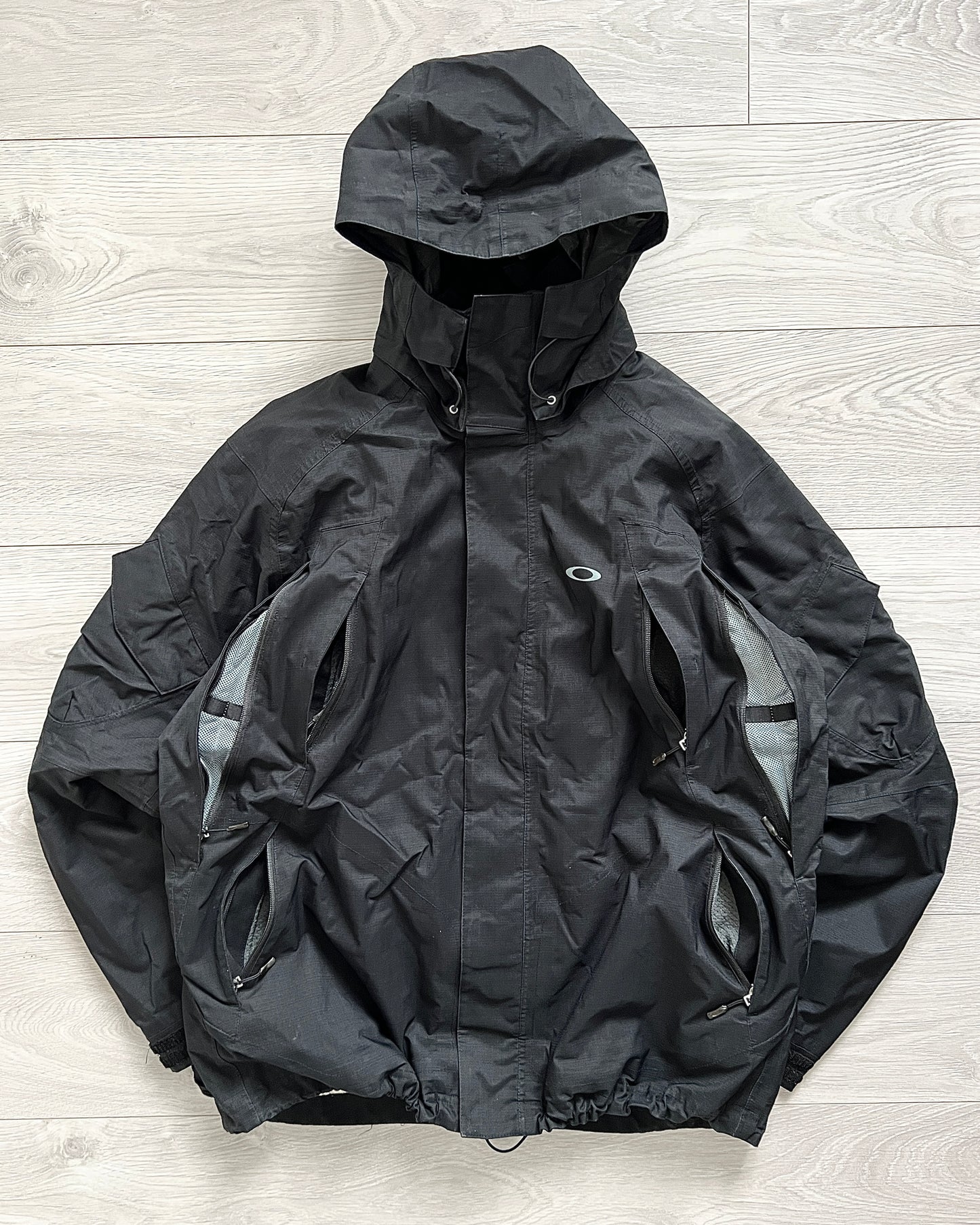 Oakley FW2008 Magnetic Hood Vent Pocket Waterproof Jacket - Size L