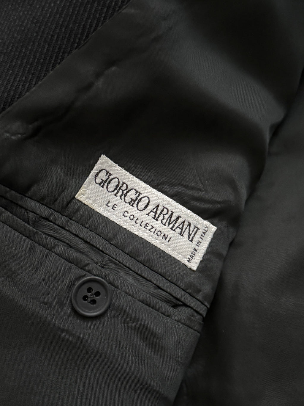 Giorgio Armani 1980s 2B Pleated Wool Suit Black New - Size L Jacket / 32" Waist