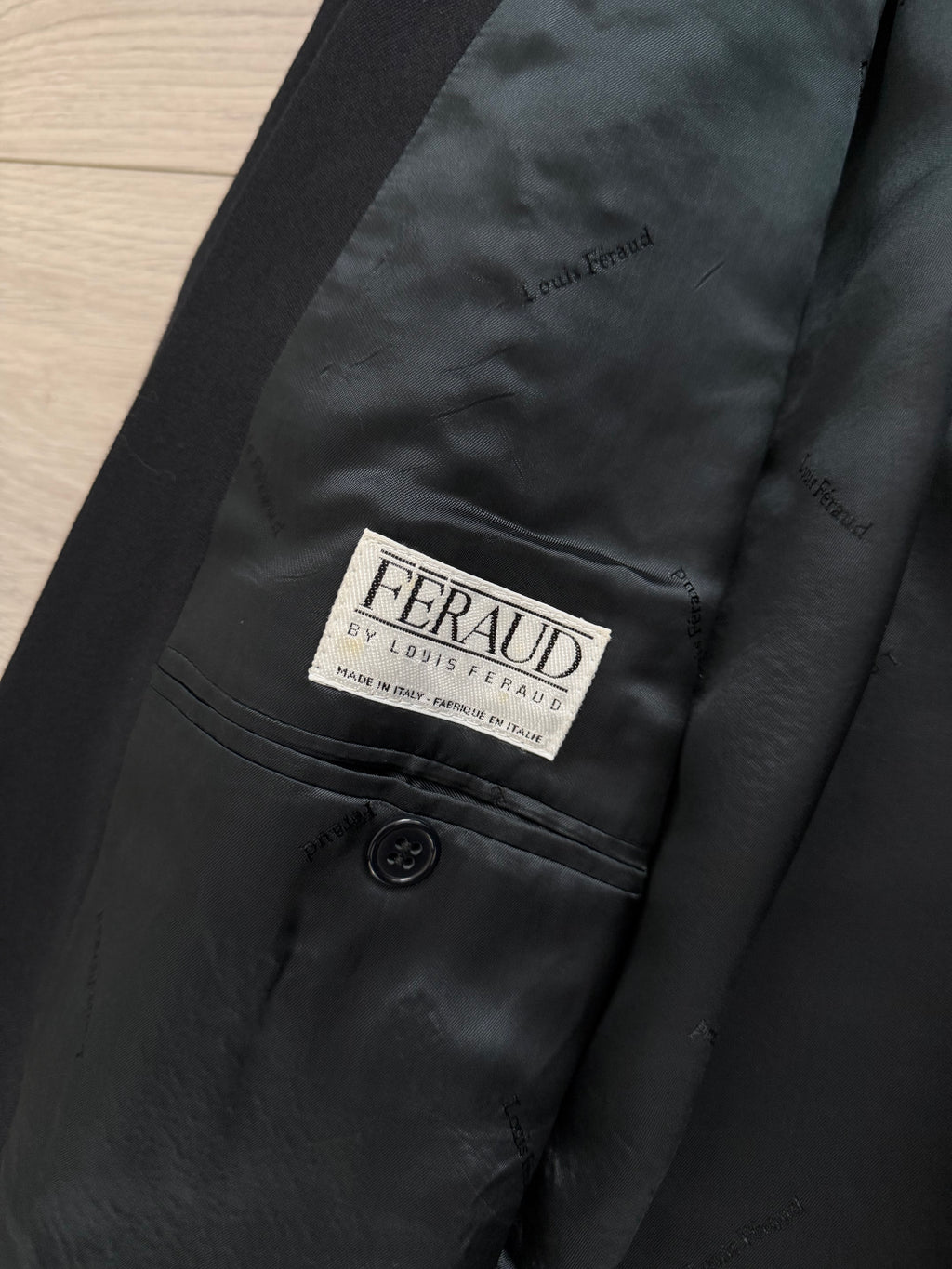 Louis Feraud Armani 1990s Peaked Lapel Pleated Double Breasted Wool Navy Suit - Size XXL Jacket / 38" Waist