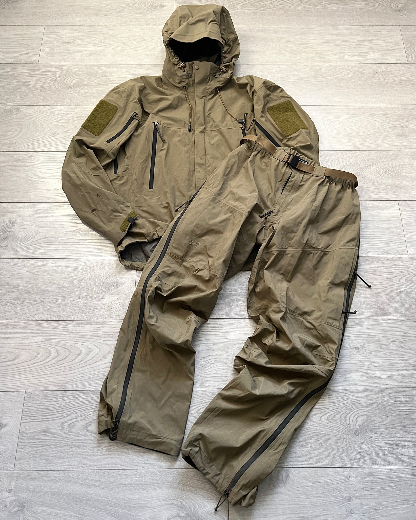 Arcteryx LEAF Alpha GEN 1 Gore-Tex Jacket & Pants Set Crocodile - Size XL