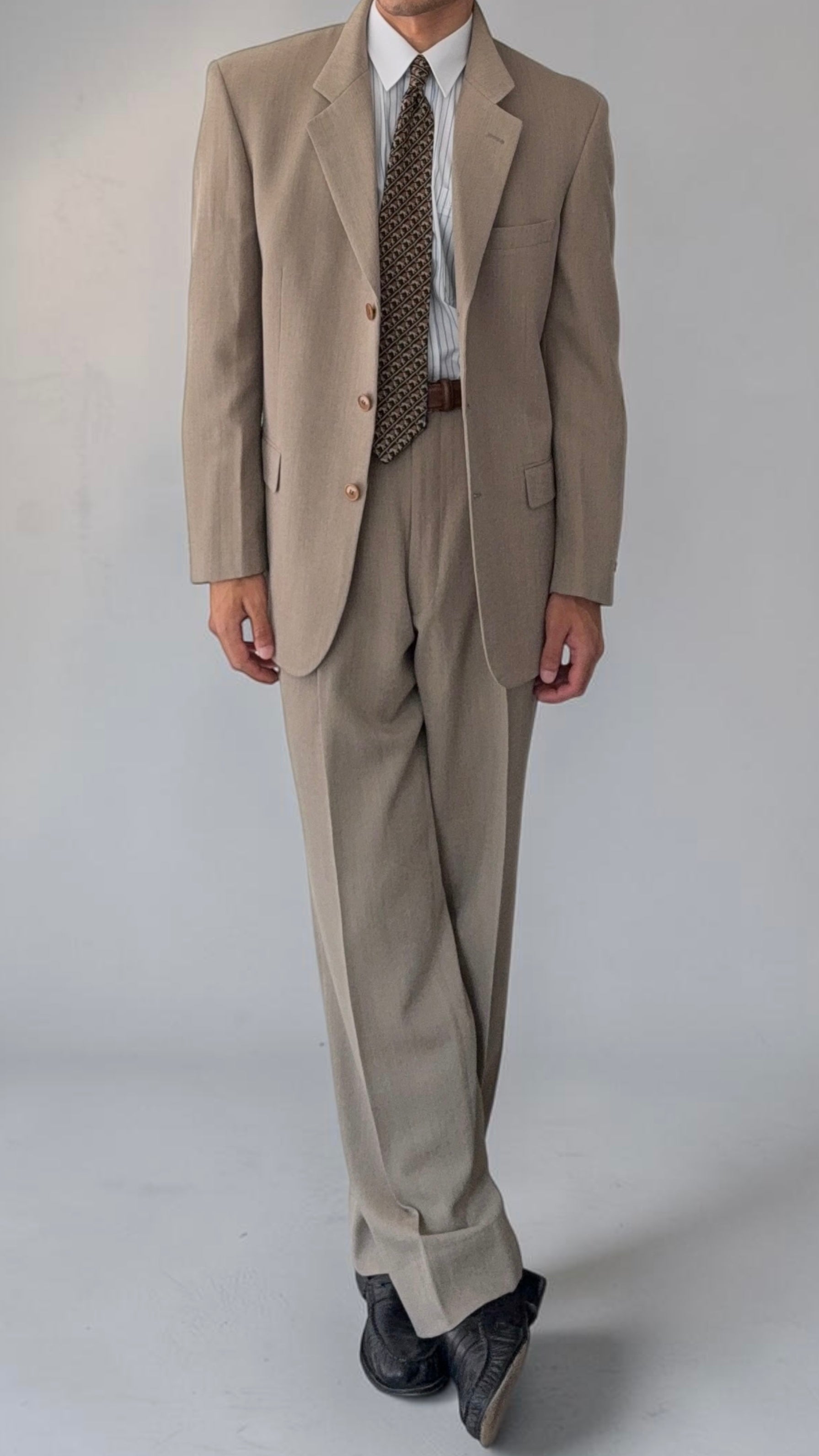 Paul Smith 1990s 3B Double Pleat Crepe Weave Wool Suit Stone Beige - Size L Jacket / 31" Waist