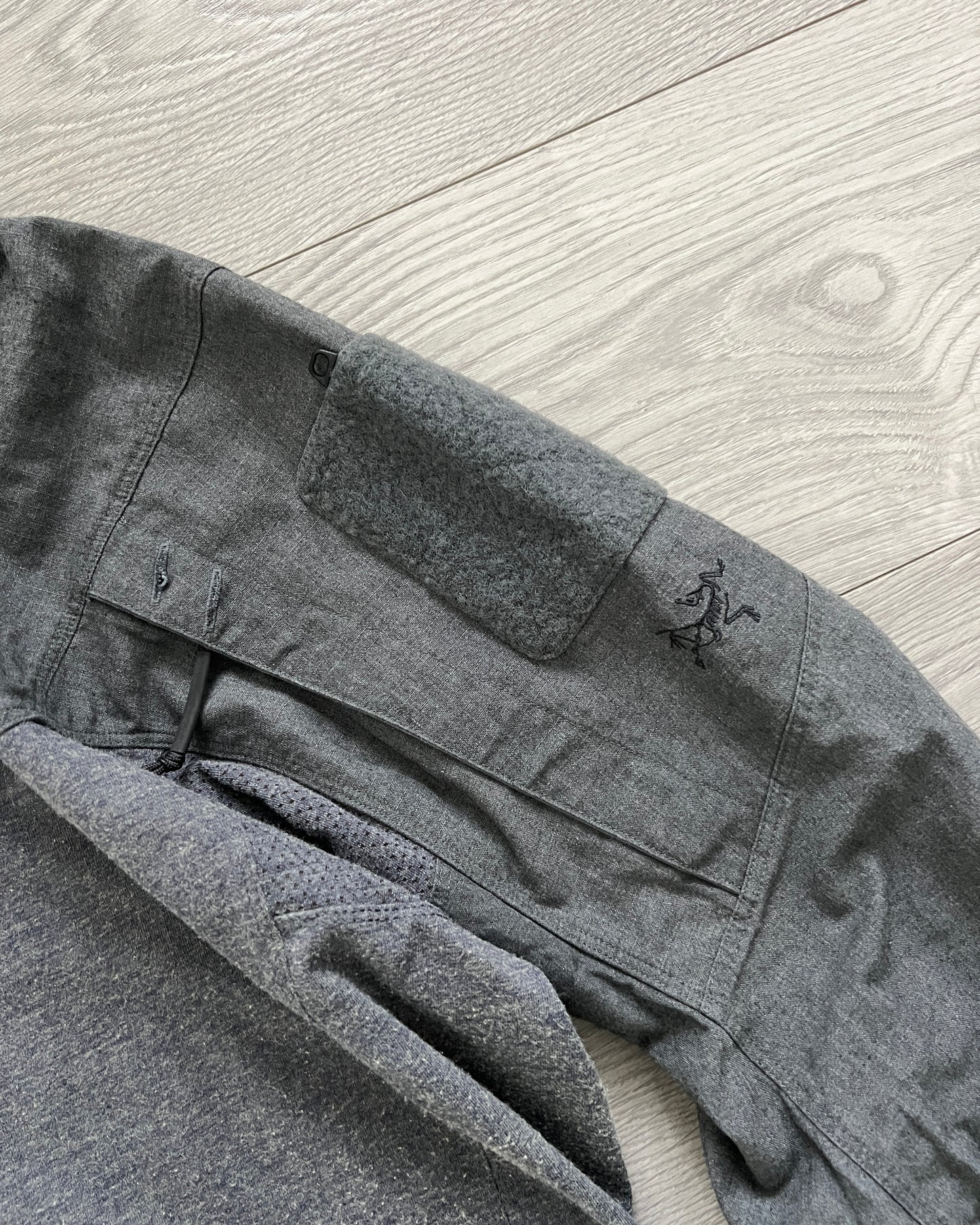 Arcteryx LEAF Assault FR Combat Shirt in Wolf Grey - Size L