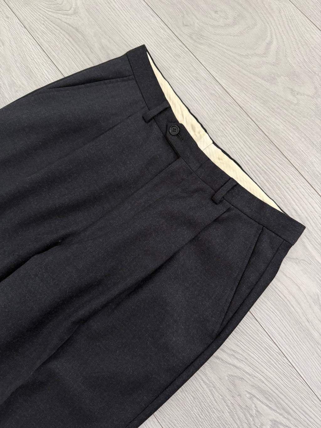 Giorgio Armani Mainline 1980s 2B Double Pleat Wool Charcoal Grey Suit - Size S Jacket / 30" Waist