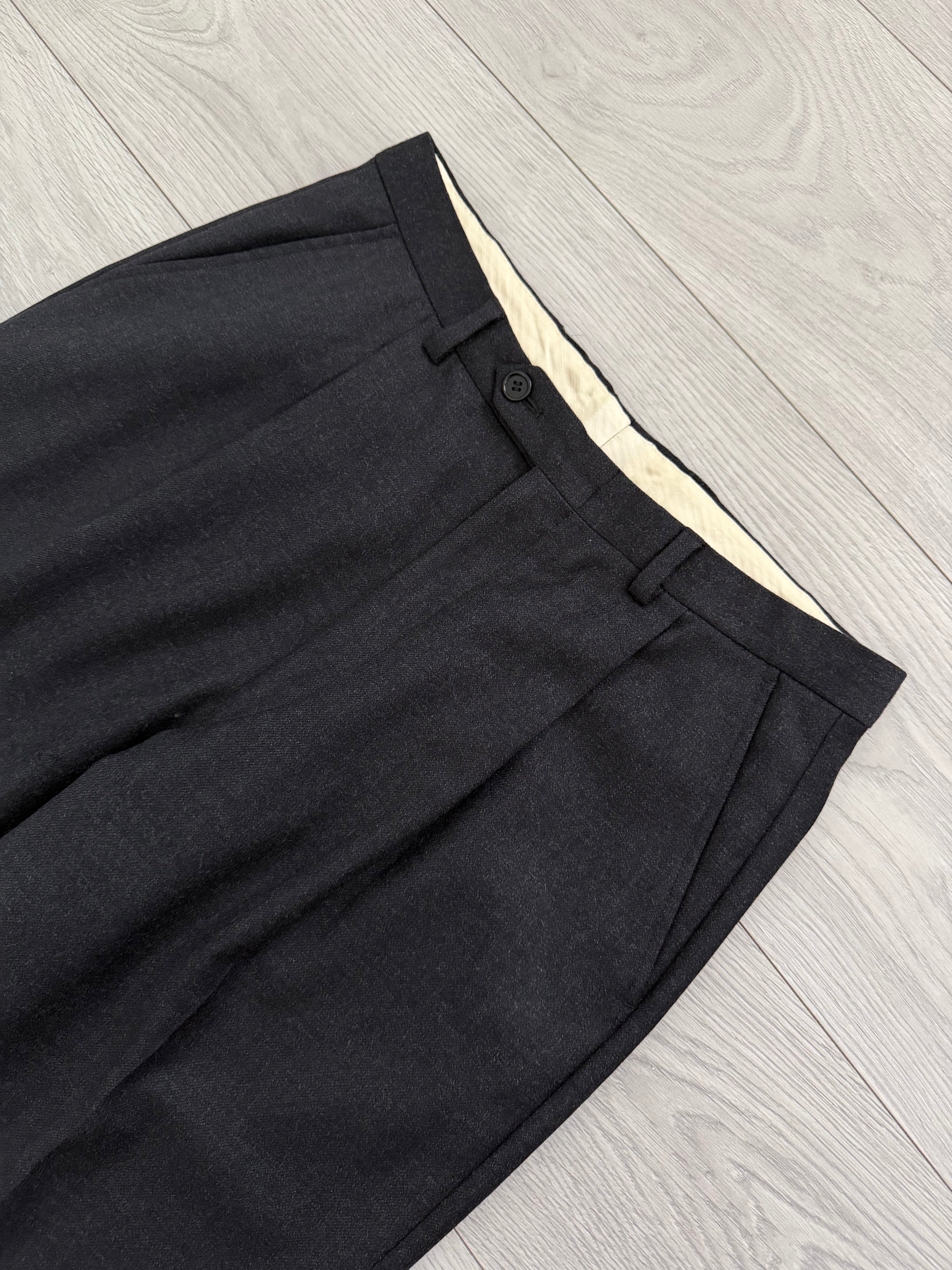 Giorgio Armani Mainline 1980s 2B Double Pleat Wool Charcoal Grey Suit - Size S Jacket / 30" Waist