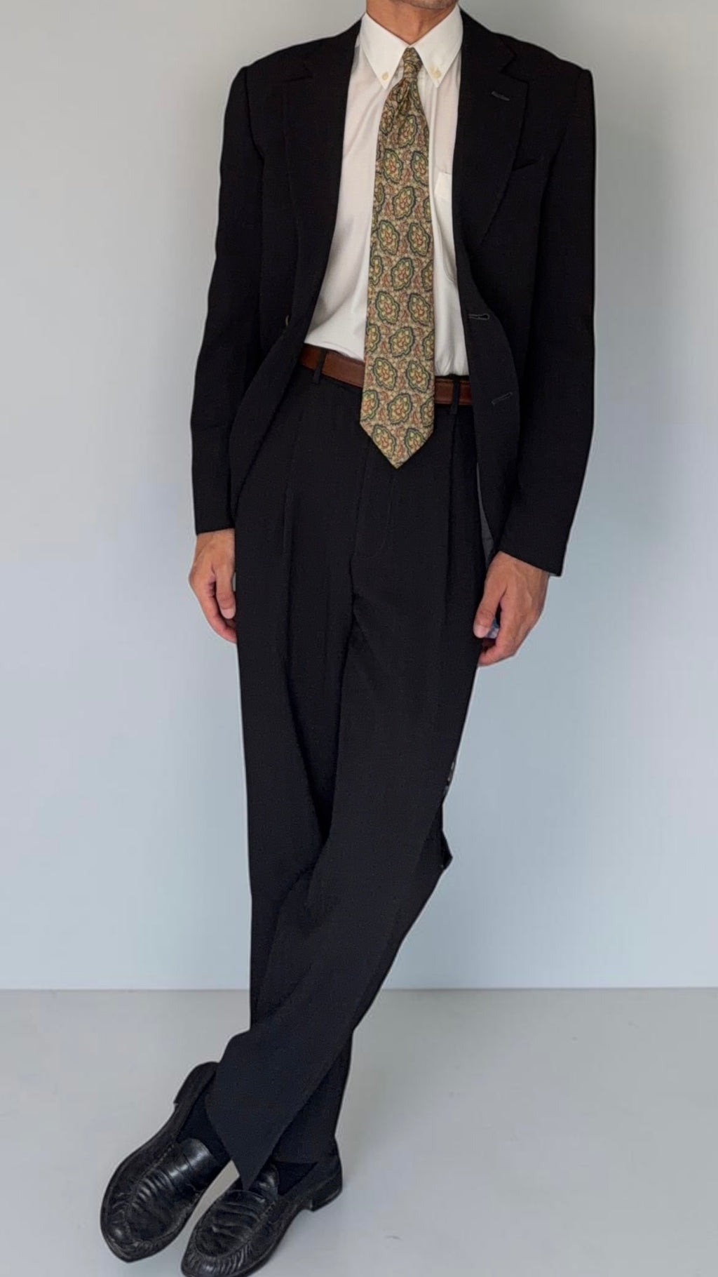 Armani 1990s 2B Textured Herringbone Wool Pleated Black Suit - Size S Jacket / 30" Waist
