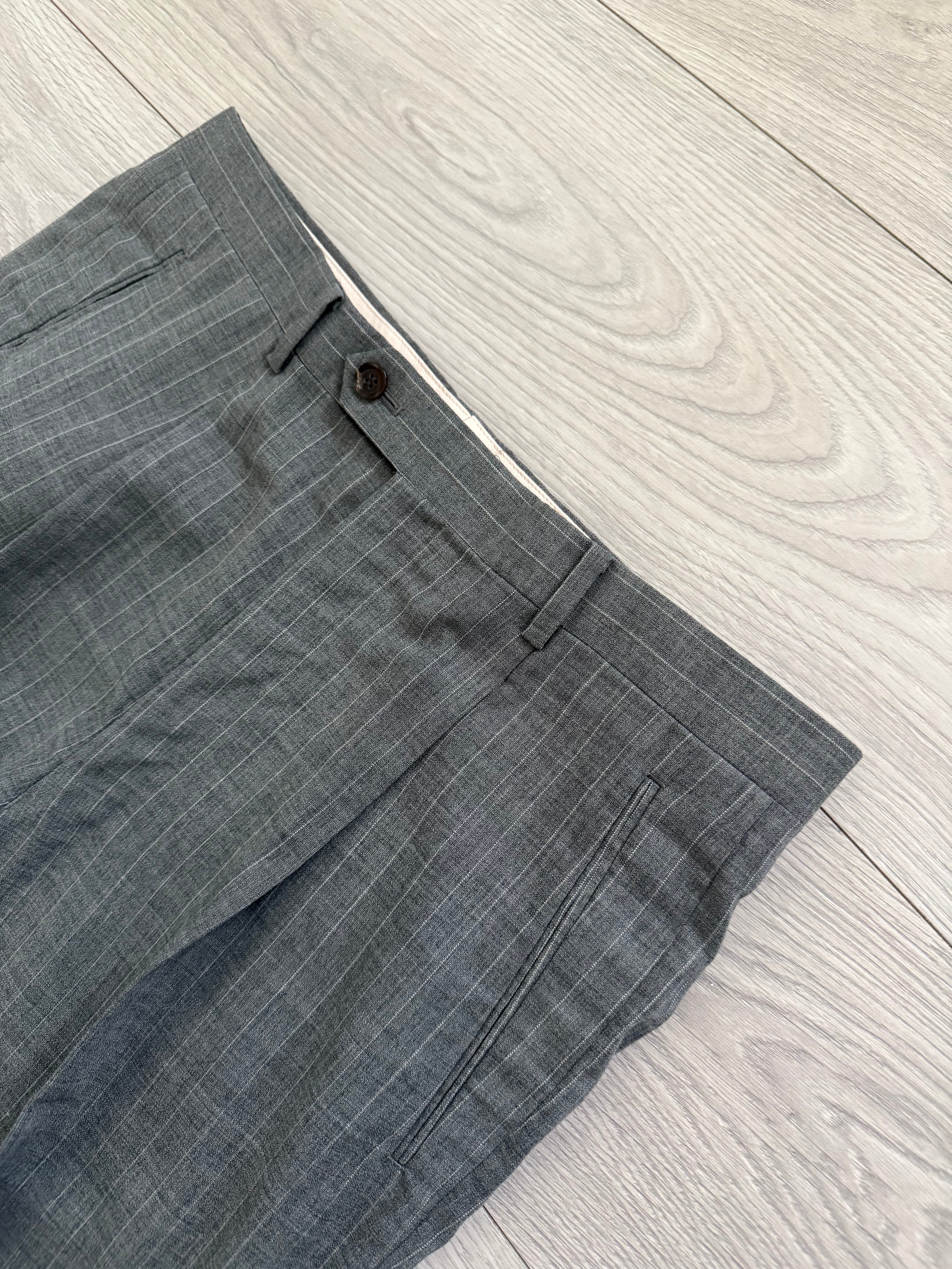 Dior 1980s Peak Lapel Double Breasted Pleated Grey Pinstriped Lightweight Suit - Size L Jacket / 33" Waist