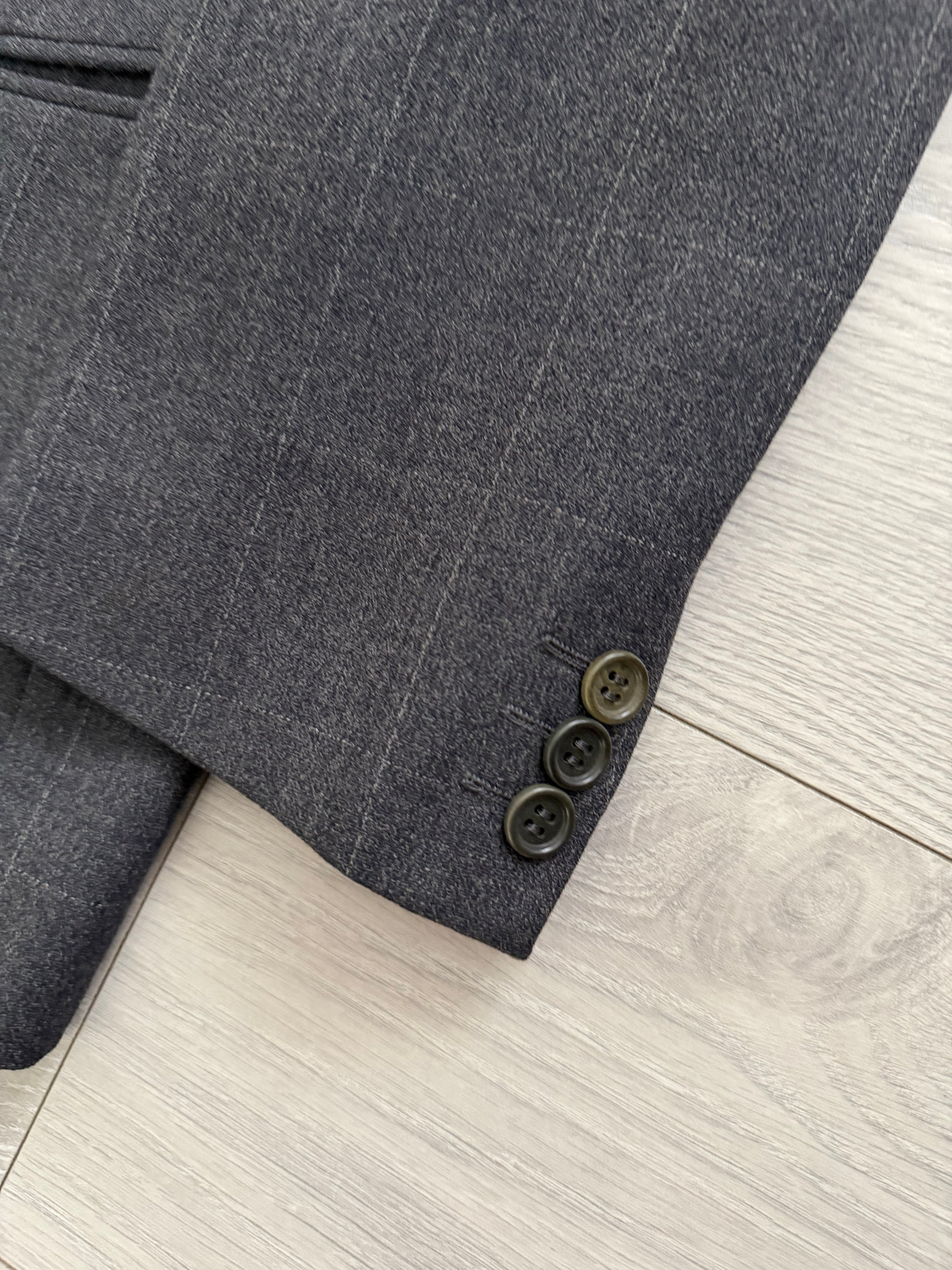 Giorgio Armani Black Label 1990s 2B Double-Pleated Suit Grey - Size L Jacket / 33" Waist