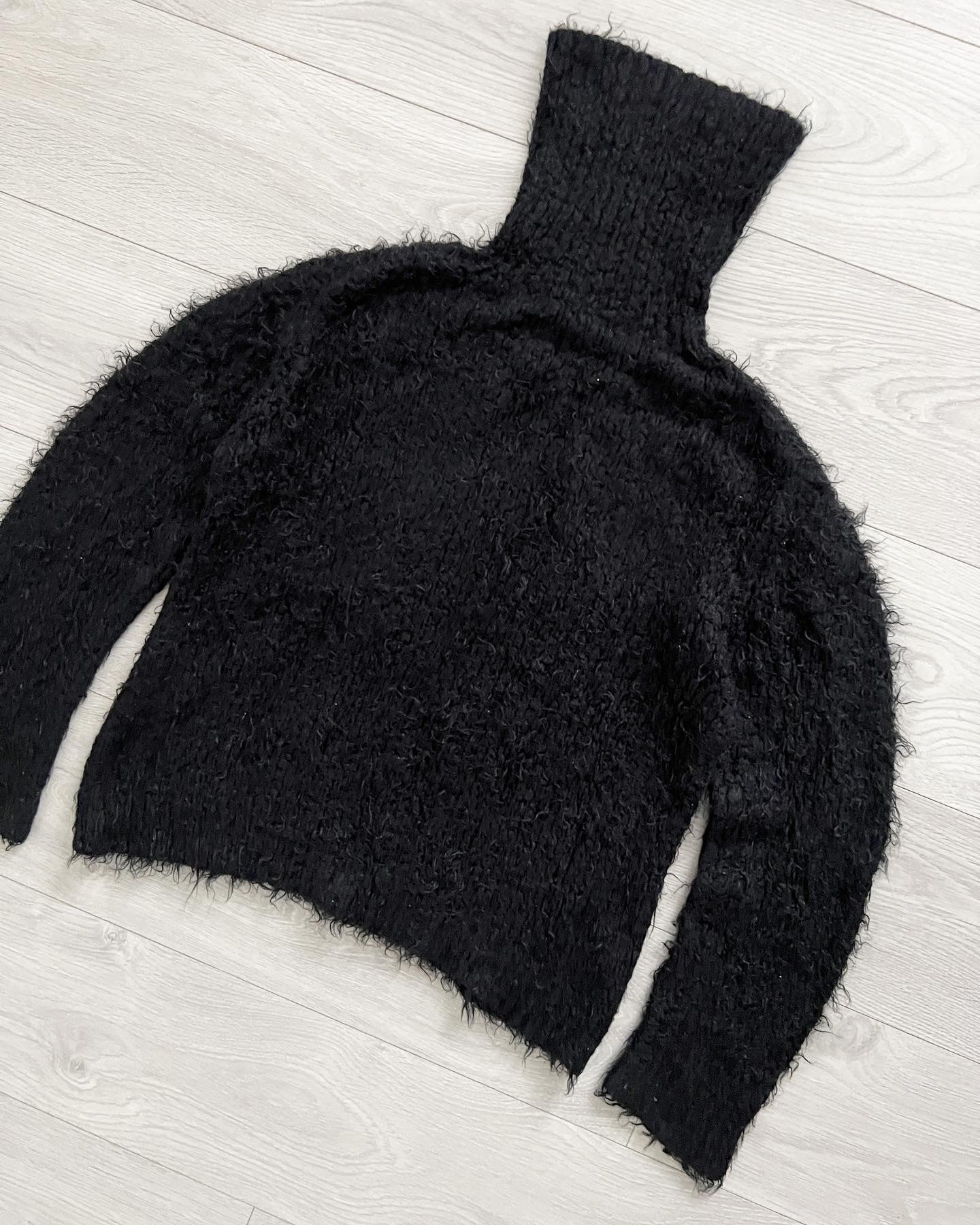 Issey Miyake 1990s Fuzzy Turtleneck Knit - Size M – NDWC0 Shop