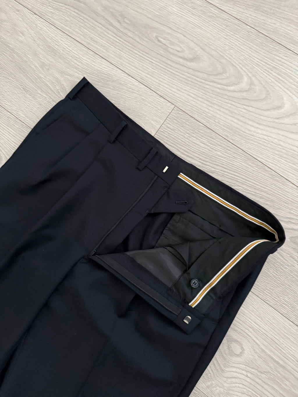 Doremuil Fabric Double Breasted Pleated Wool Suit - Size XL Jacket / 36" Waist