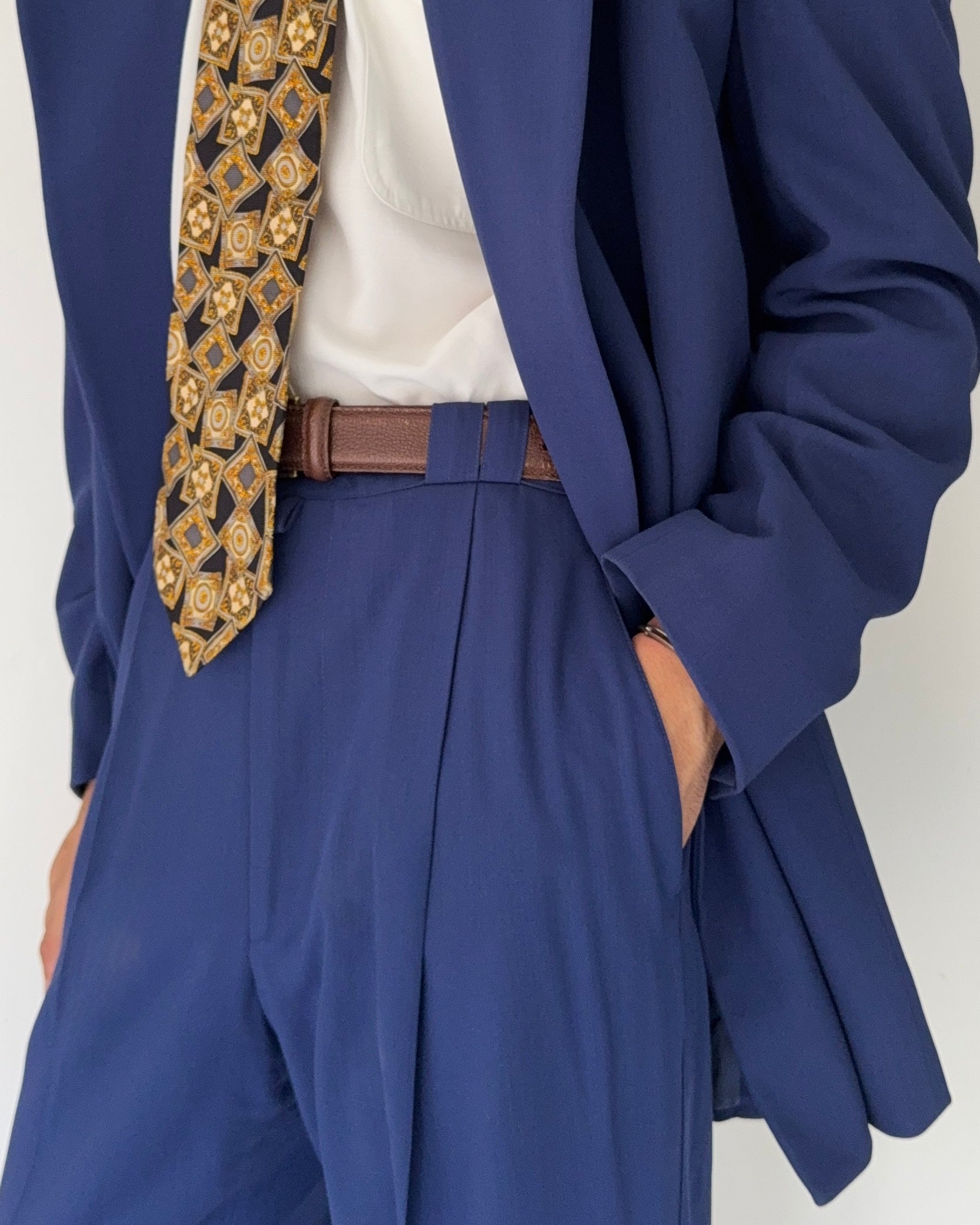 Versace 1980s Draped Hidden Button Peaked Lapel Double Breasted Pleated Wool Suit - Size L Jacket / 32" Waist