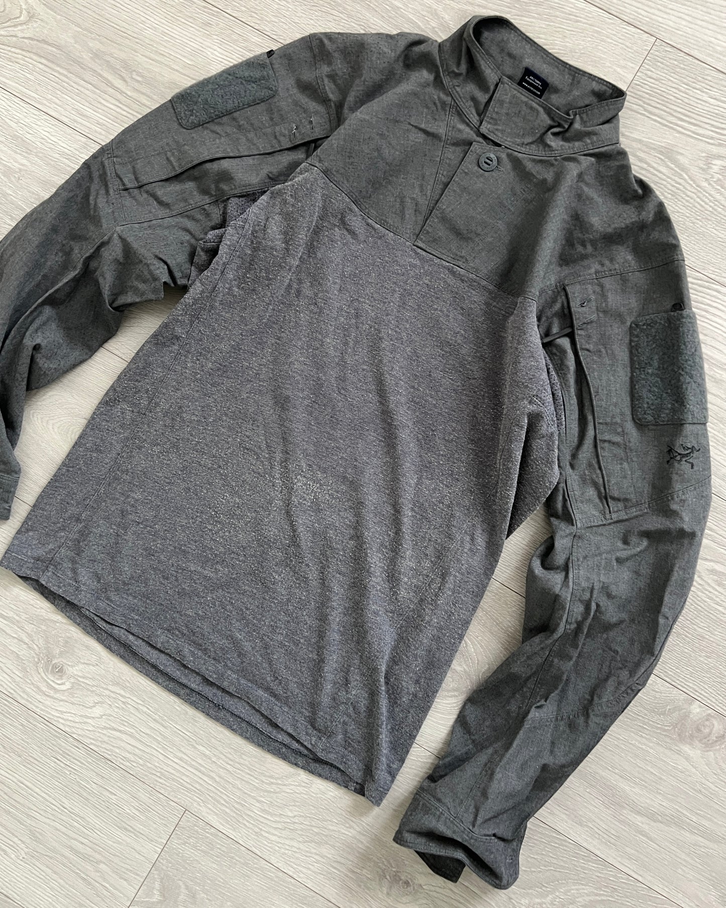 Arcteryx LEAF Assault FR Combat Shirt in Wolf Grey - Size L