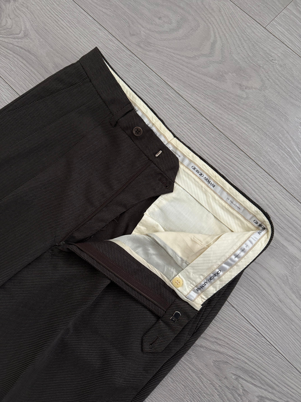 Giorgio Armani 1980s Double Breasted Pleated Wool Suit Brown New - Size L Jacket / 32" Waist