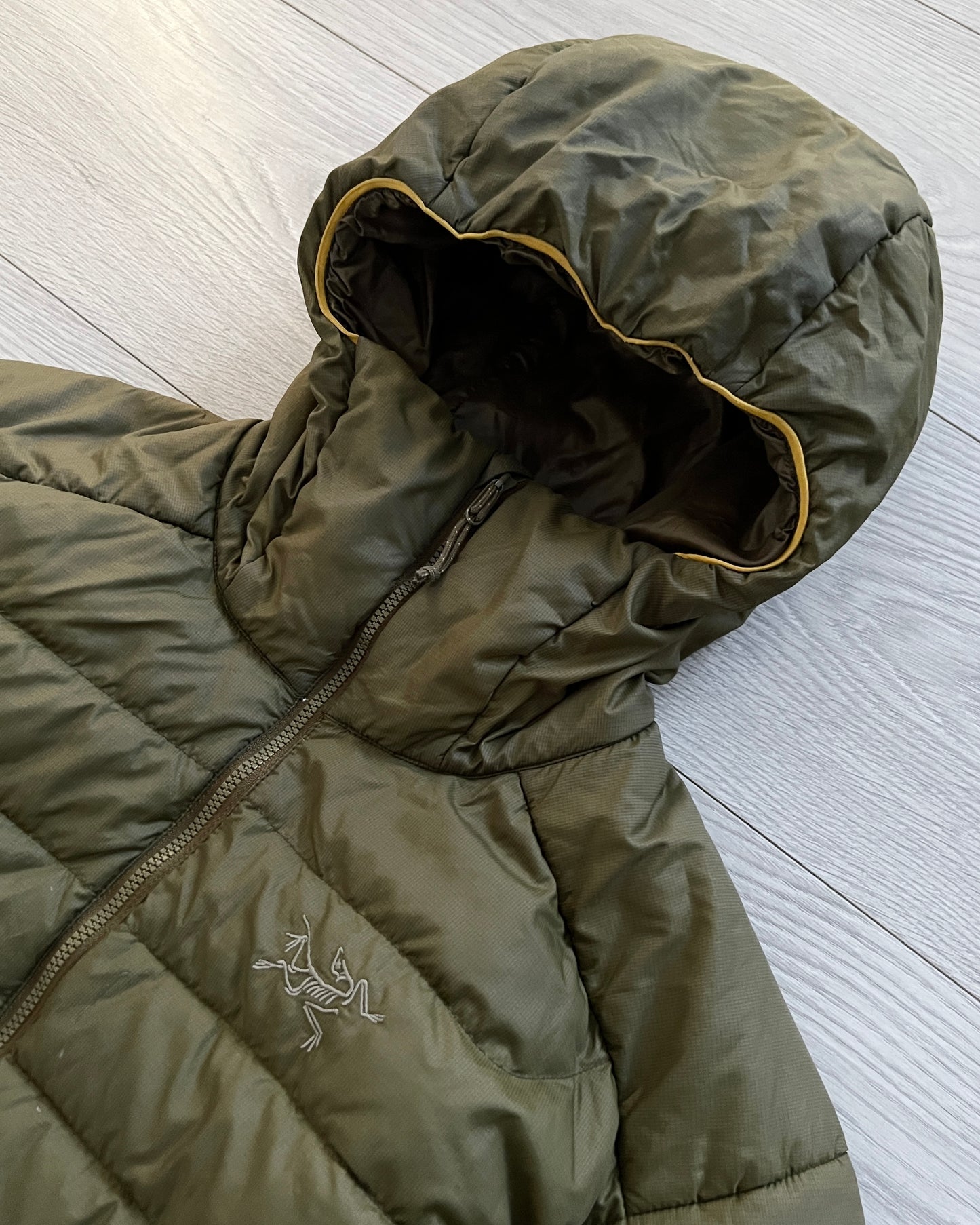 Arcteryx Thorium AR Hooded Down Puffer Jacket in Crocodile Green - Size S