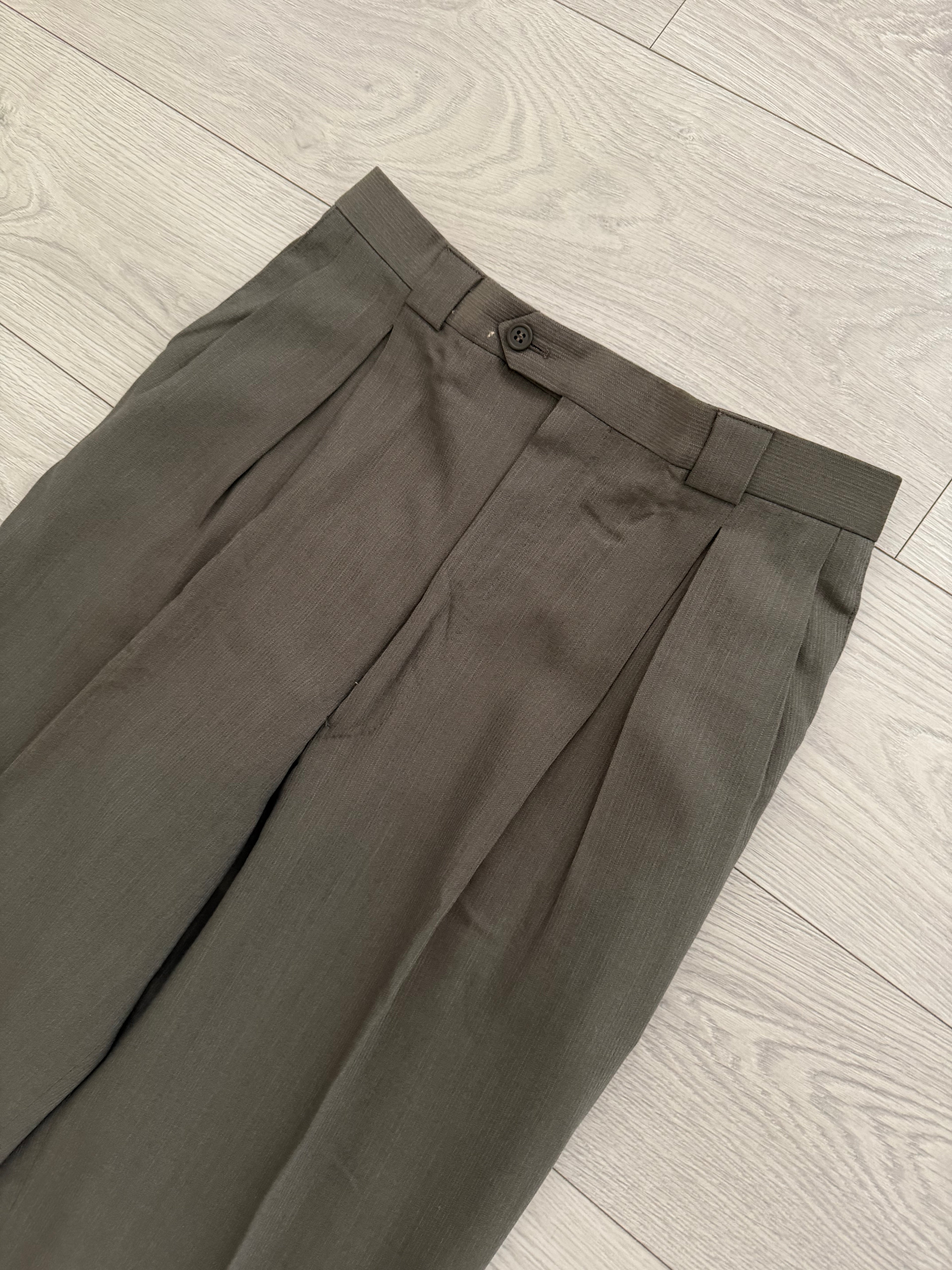 Giorgio Armani 1980s Taupe Charcoal Peaked Lapel Double Breasted Ribbed Weave Pleated Wool Suit - Size XL Jacket / 32" Waist