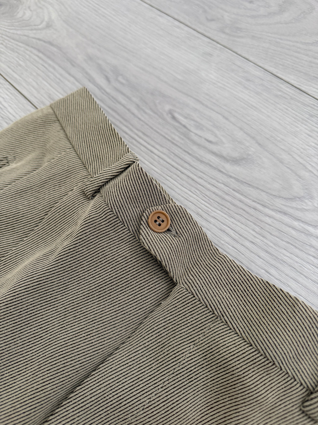 Emporio Armani 1990s Crepe Twill Weave 3B Double-Pleated Suit Sand Beige - Size M Jacket / 32" Waist