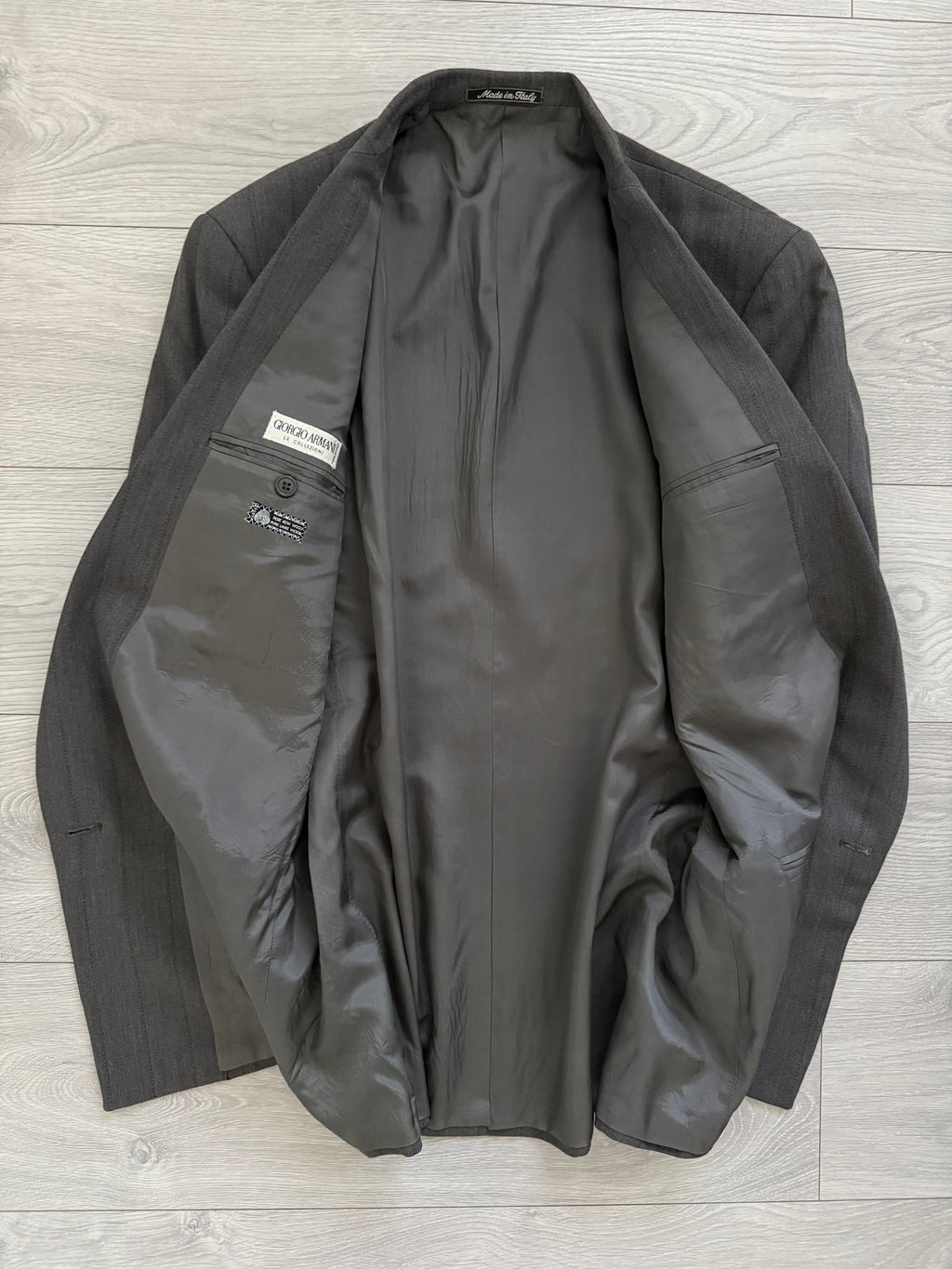 Giorgio Armani 1980s Peaked Lapel Double Breasted Textured Wool Pleated Suit - Size L Jacket / 36" Waist