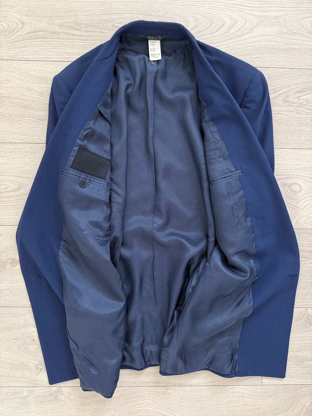 Versace 1980s Draped Hidden Button Peaked Lapel Double Breasted Pleated Wool Suit - Size L Jacket / 32" Waist