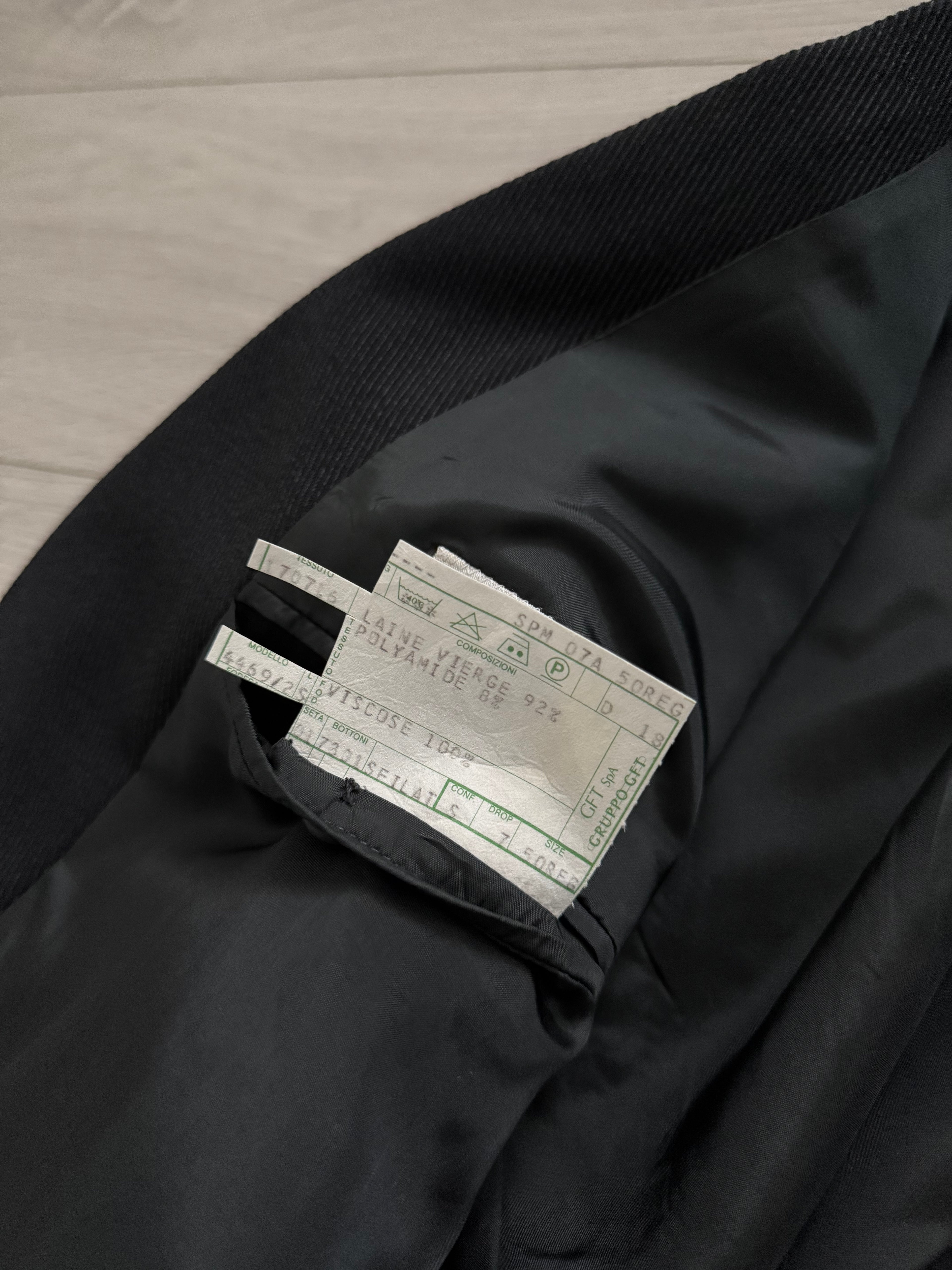 Giorgio Armani 1980s 3B Pleated Wool Suit Black New - Size L Jacket / 32" Waist