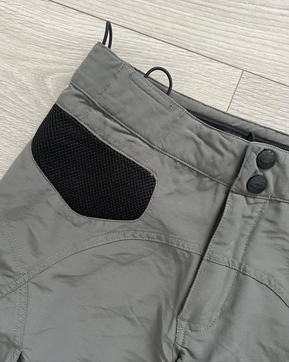 Oakley 2000s Technical Curve Panelled Vent Zip Shorts - Size 30