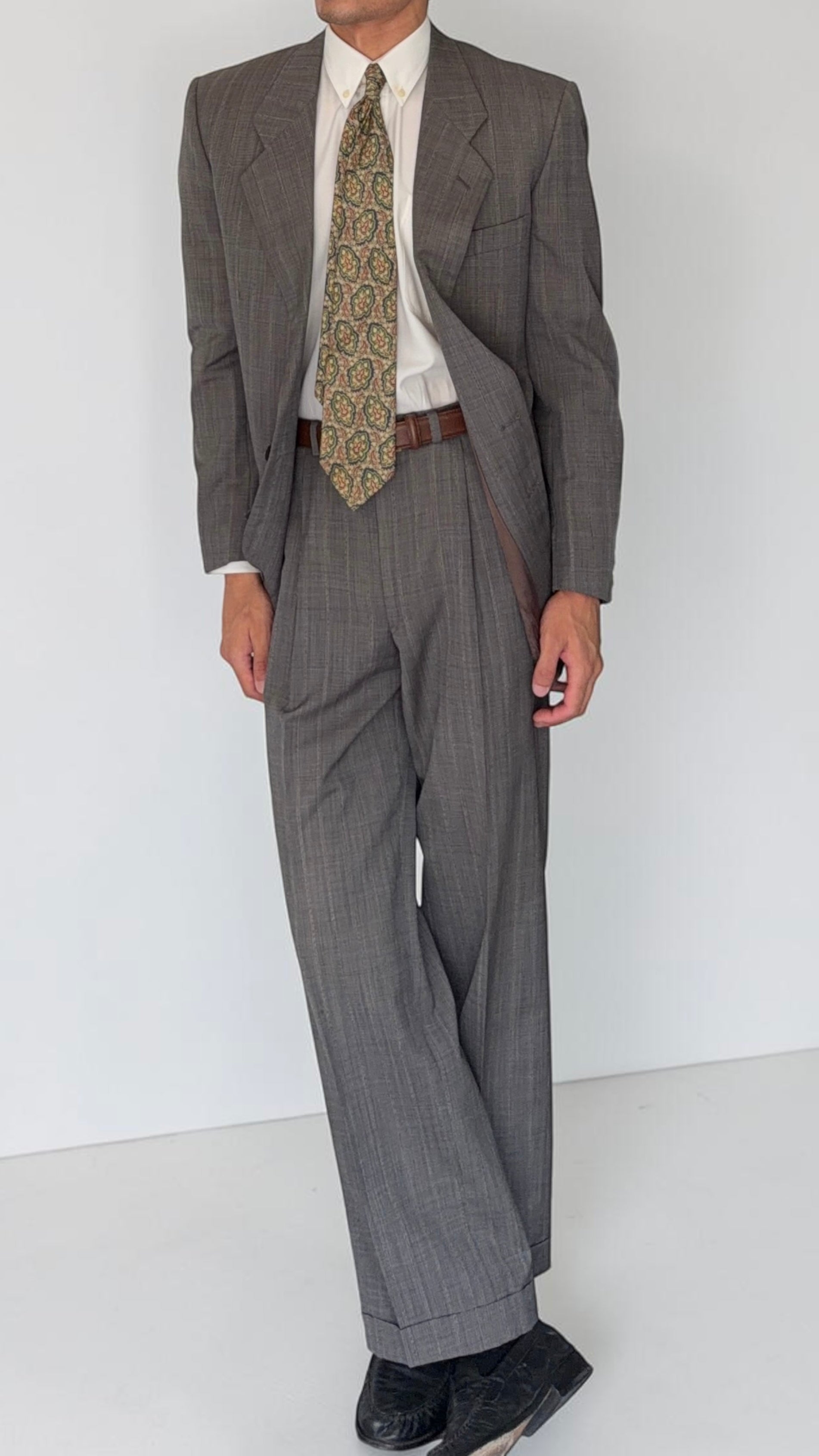 Giorgio Armani Mani 1980s 2B Textured Wool Grey Pleated Suit - Size M Jacket / 32" Waist