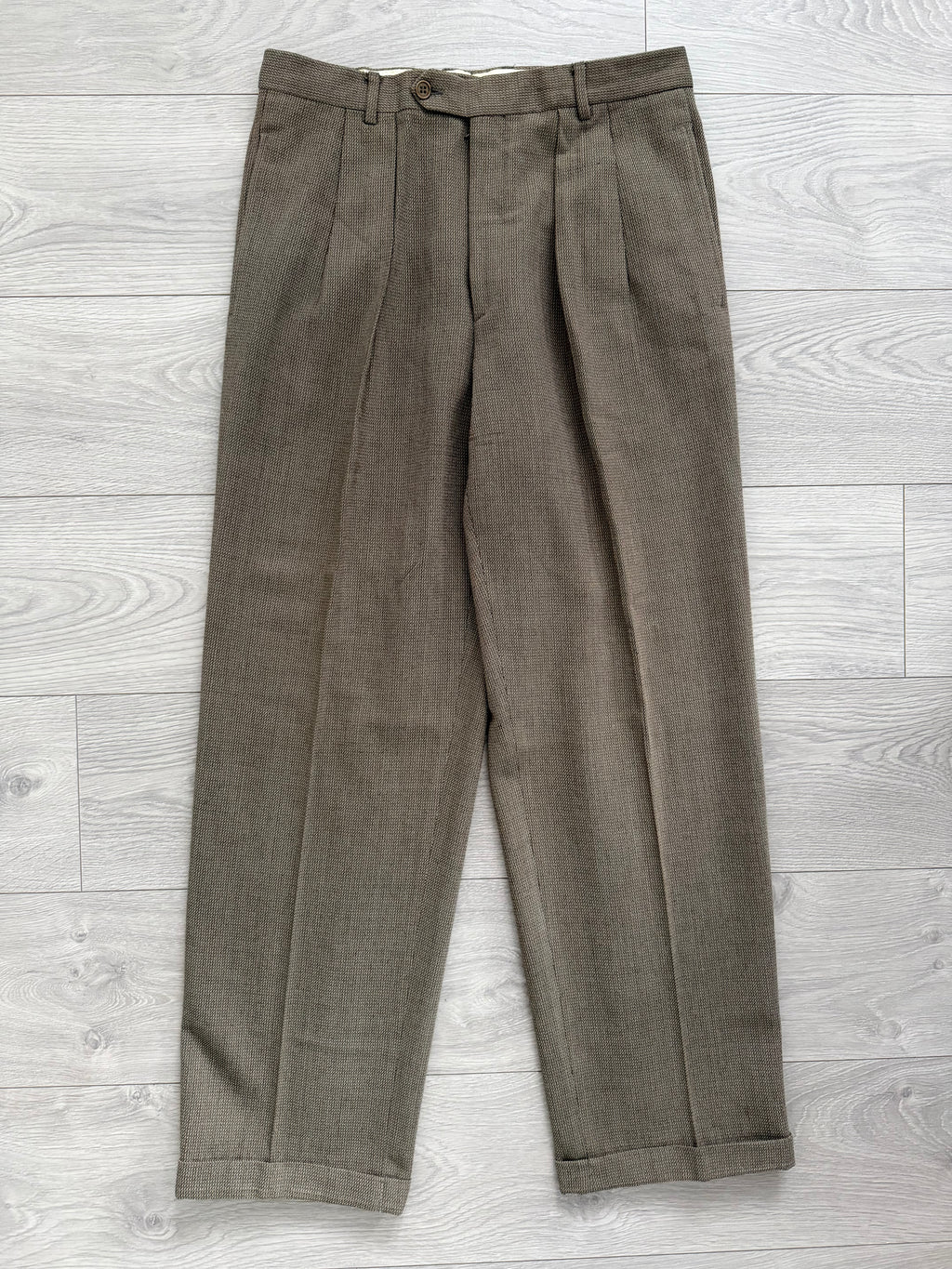 Emporio Armani 1990s Peaked Lapel Double Breasted Textured Weave Pleated Wool Suit - Size XL Jacket / 34" Waist