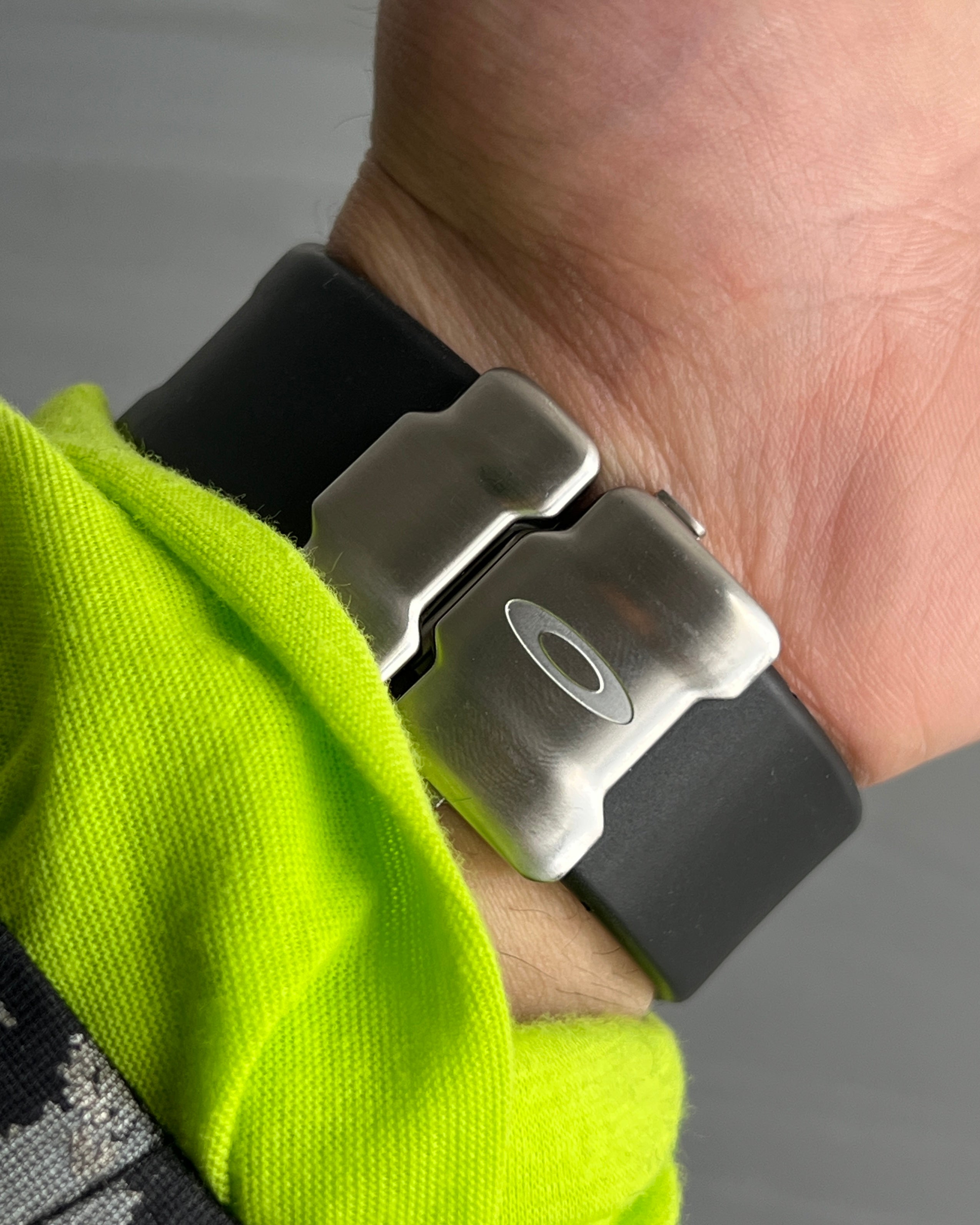 Oakley Crankcase Large 3-Hand Stainless Steel Carbon Watch