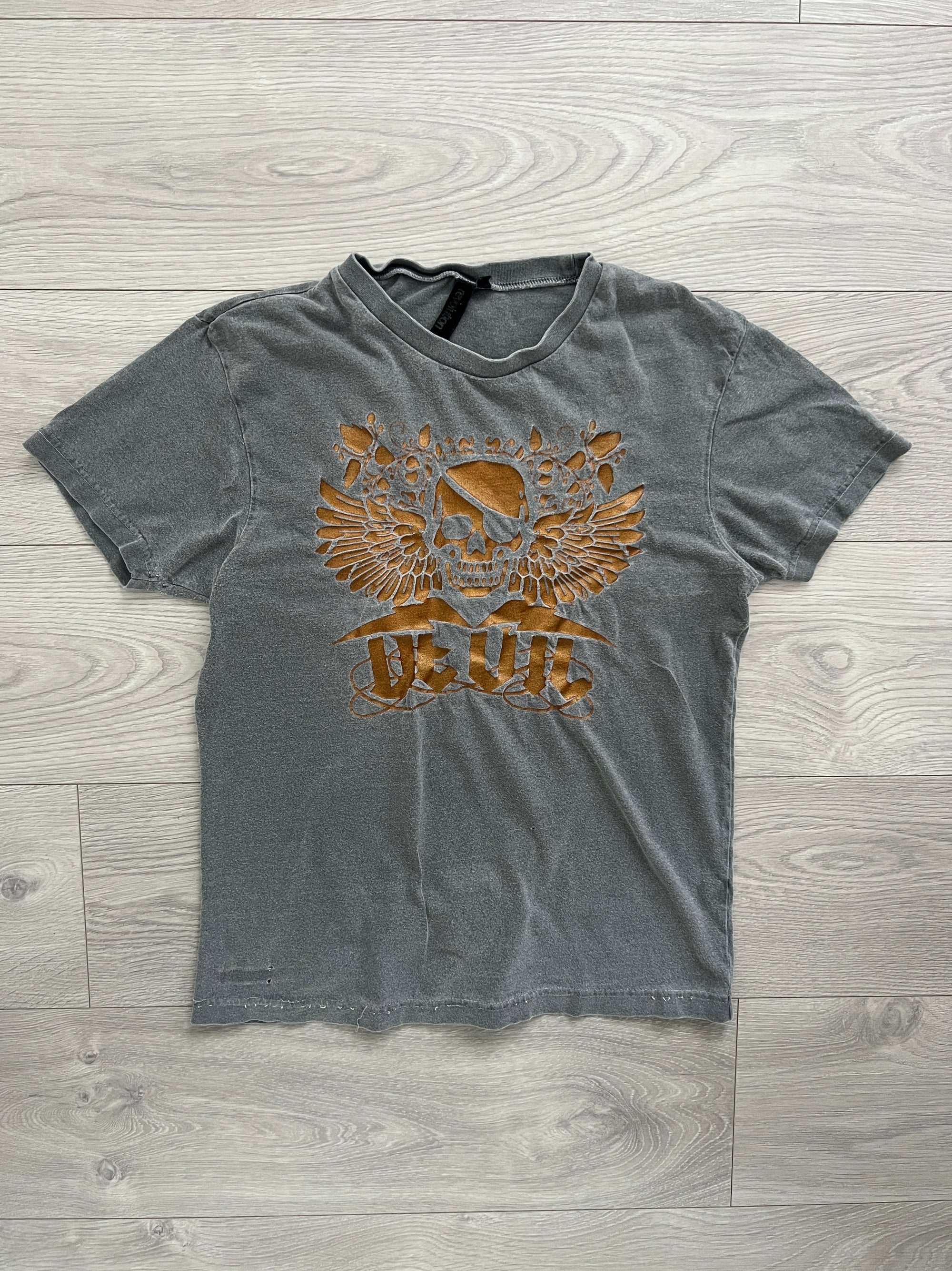 Revolution Skull Print Distressed T-Shirt - Size S