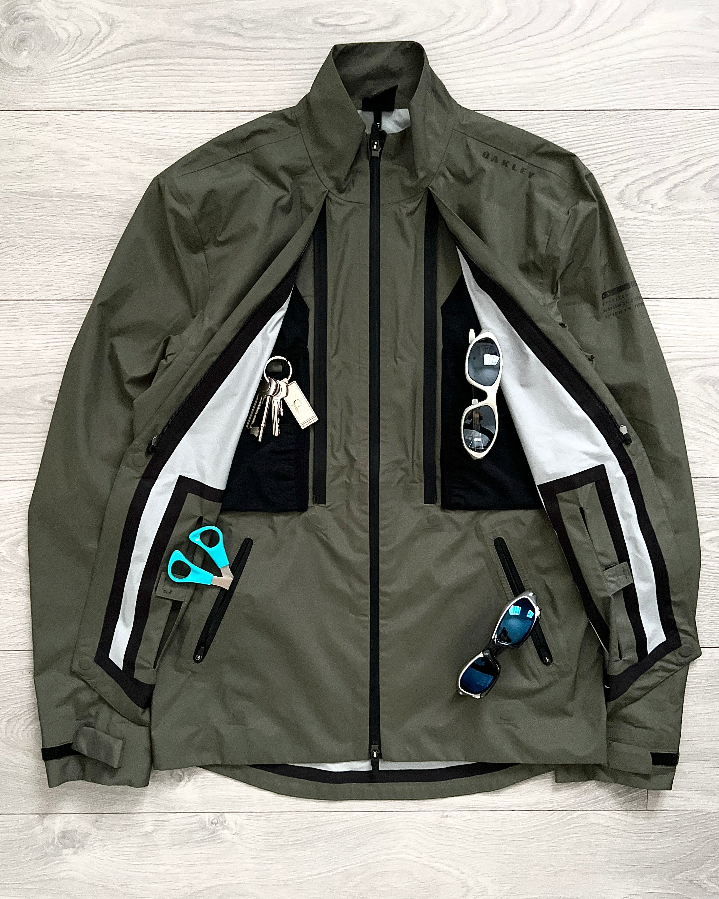 Oakley 2017 Magnetic Latch Stealth Jacket - Size S
