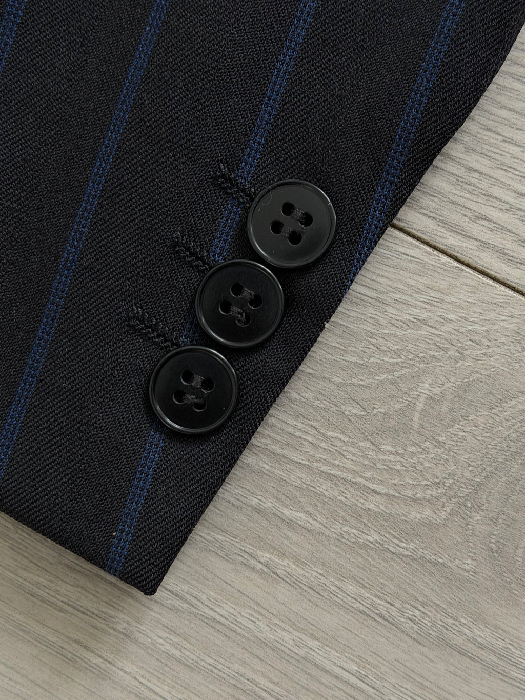 Hugo Boss 1980s Peaked Lapel Double Breasted Pleated Wool Suit - Size XXL Jacket / 34" Waist