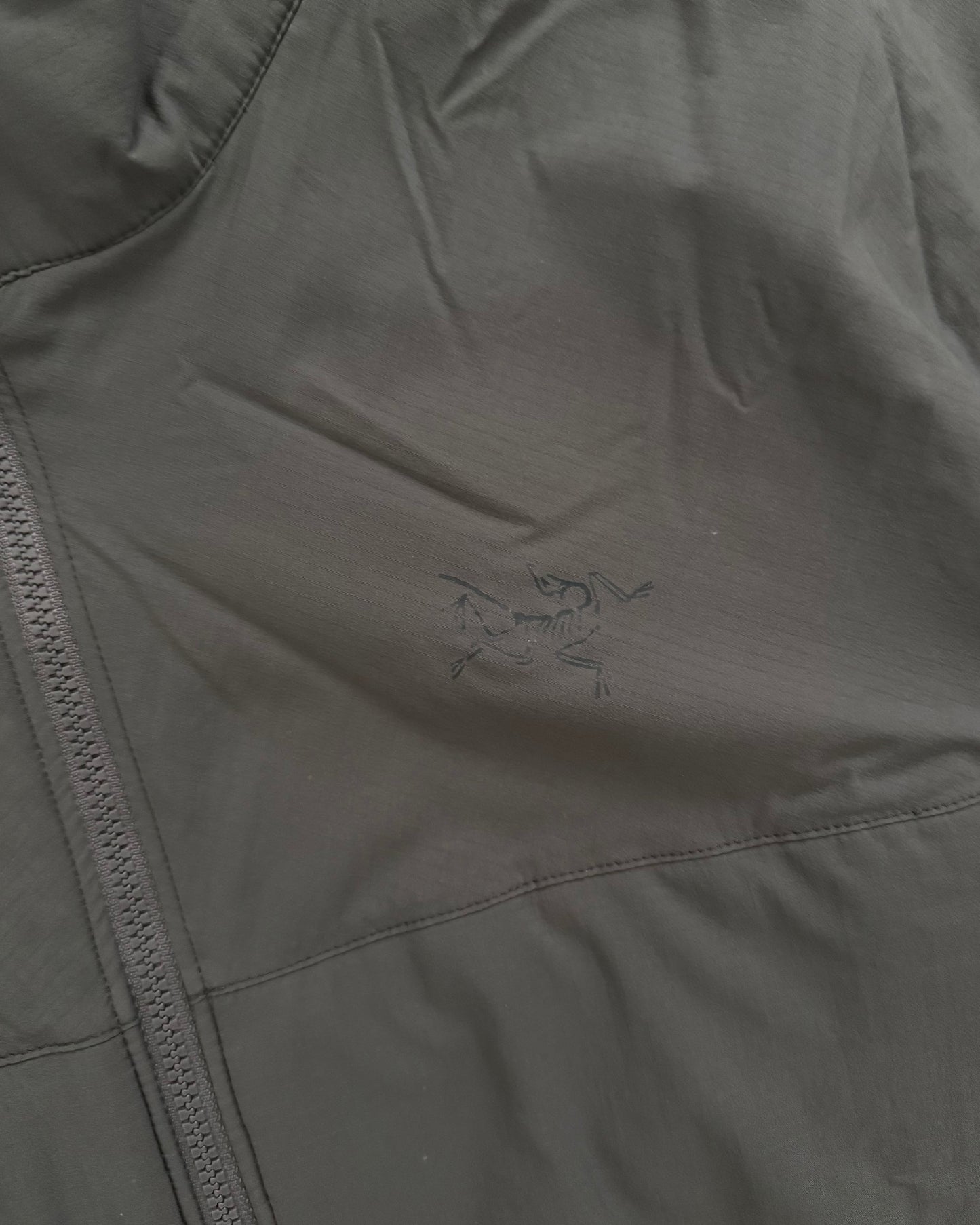 Arc'teryx LEAF Atom LT Insulated Jacket Wolf Grey - Size S, L & XL