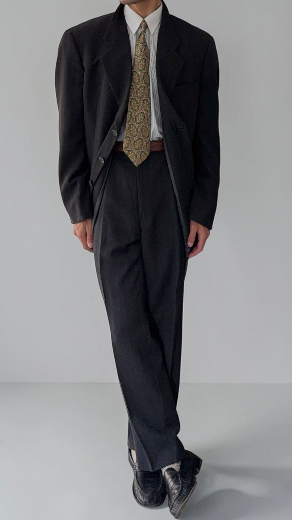 Giorgio Armani 1980s 3B Draped Textured Pleated Wool Suit Grey - Size XXL Jacket / 38" Waist
