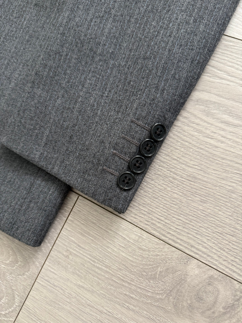 Vintage 1980s Peaked Lapel Double Breasted Pleated Wool Suit Grey Made in England - Size S Jacket / 30" Waist