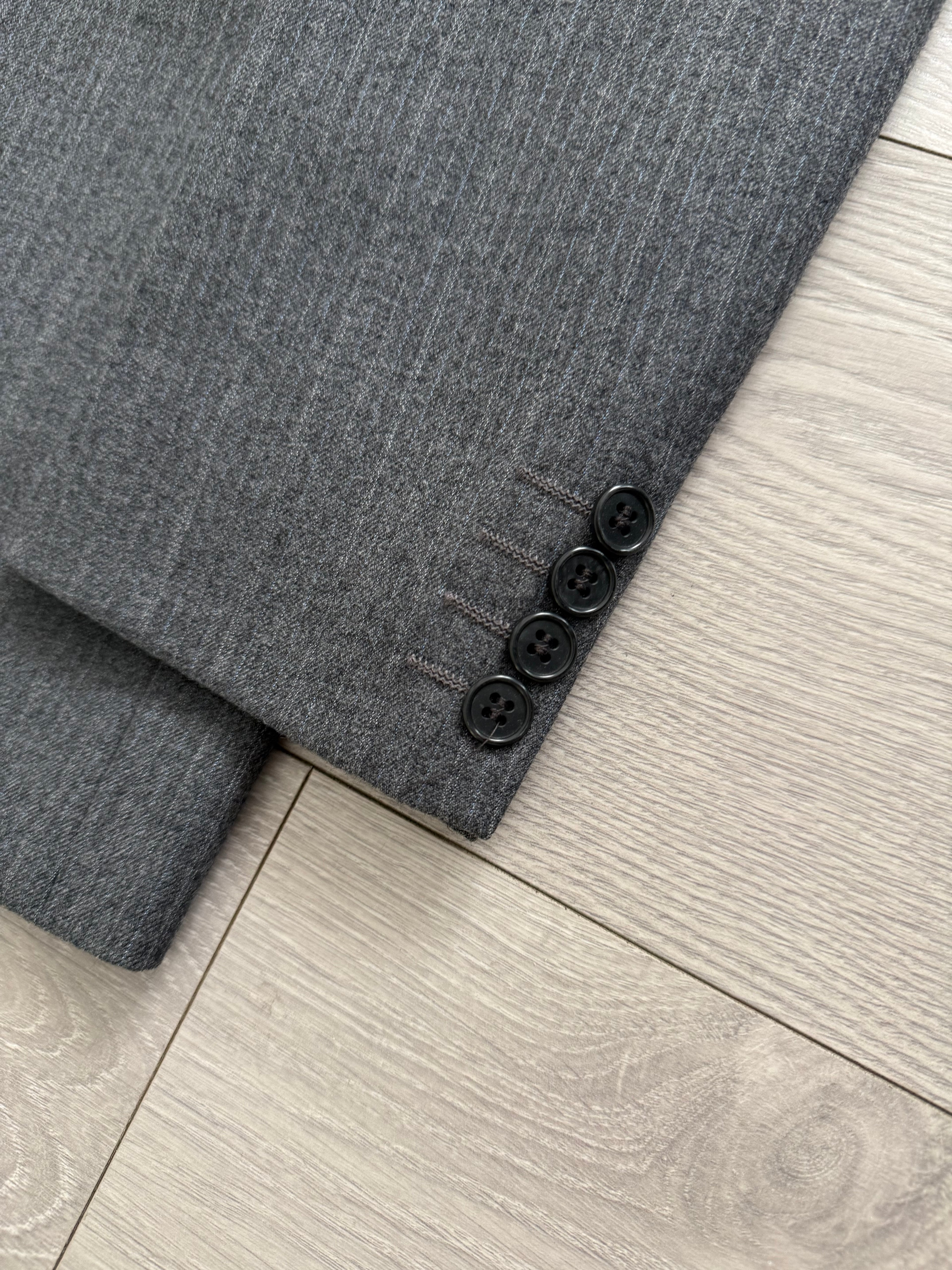 Vintage 1980s Peaked Lapel Double Breasted Pleated Wool Suit Grey Made in England - Size S Jacket / 30" Waist